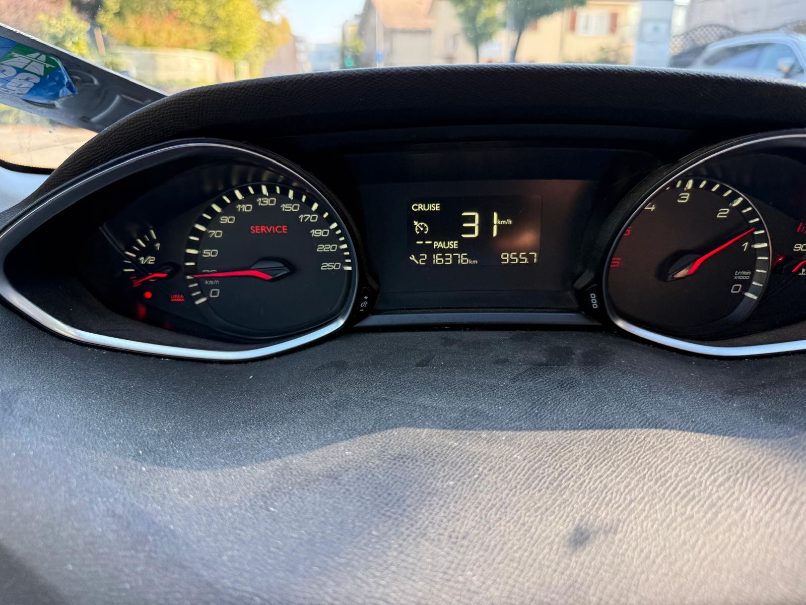 PEUGEOT 308 SW 1.6 BlueHDI Active-image-7