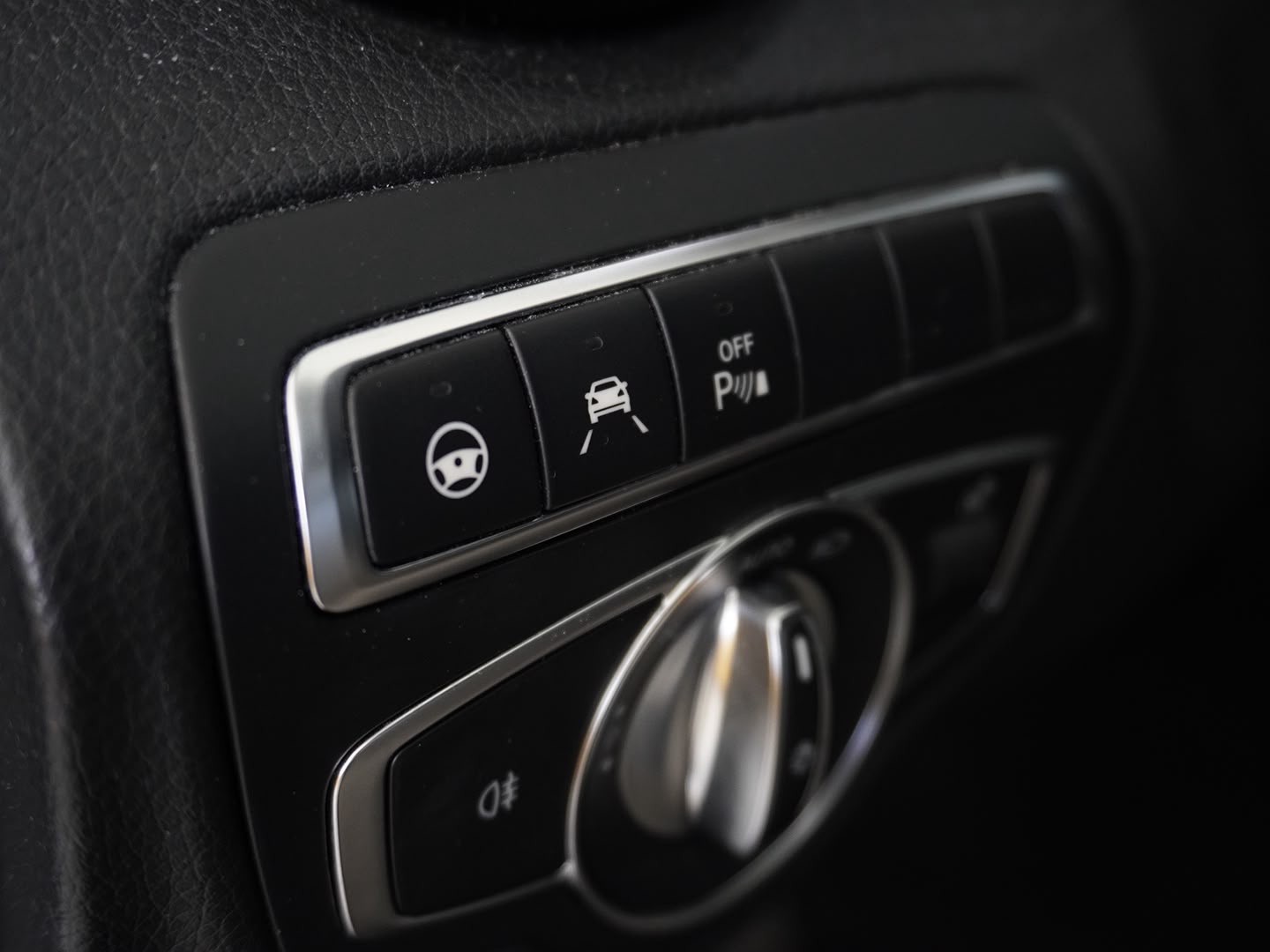 MERCEDES-BENZ C 200 Avantgarde 4Matic 9G-Tronic-image-7