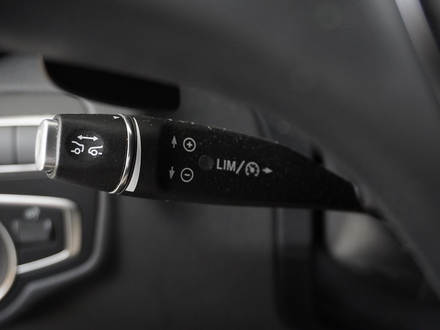 MERCEDES-BENZ C 200 Avantgarde 4Matic 9G-Tronic-image-8