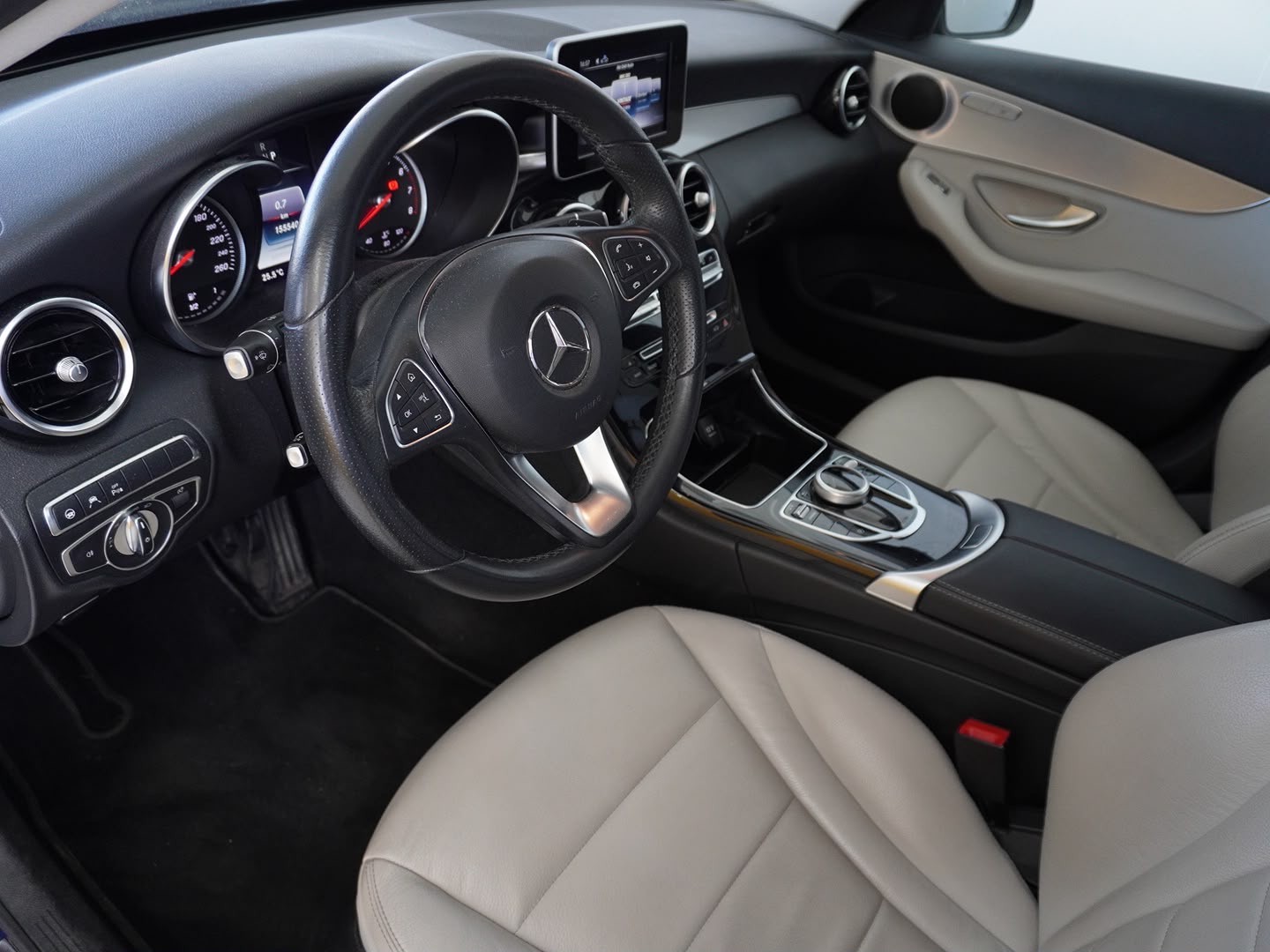MERCEDES-BENZ C 200 Avantgarde 4Matic 9G-Tronic-image-2