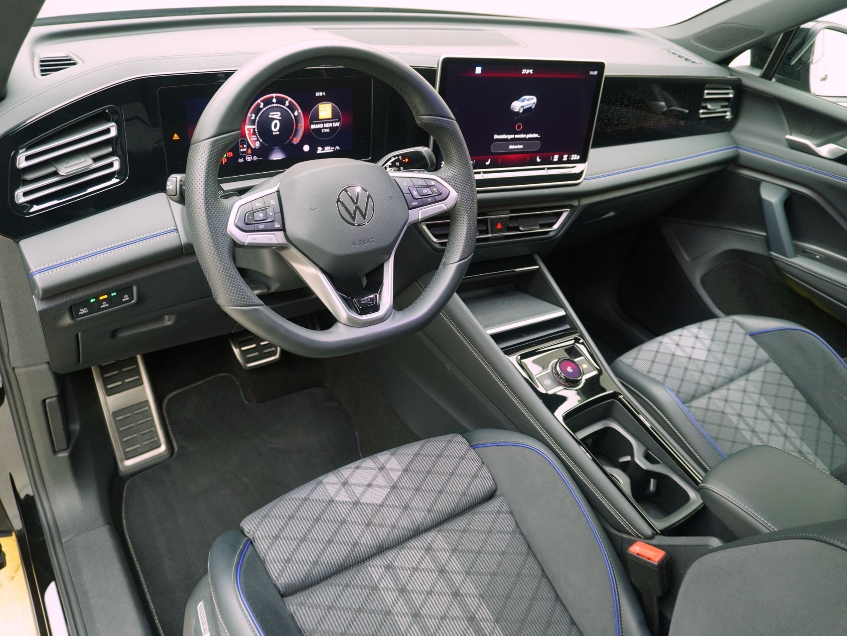 VW Tiguan 2.0 TSI DSG R-Line Black Style 4Motion **VW Werksgarantie bis 12/2030**-image-10