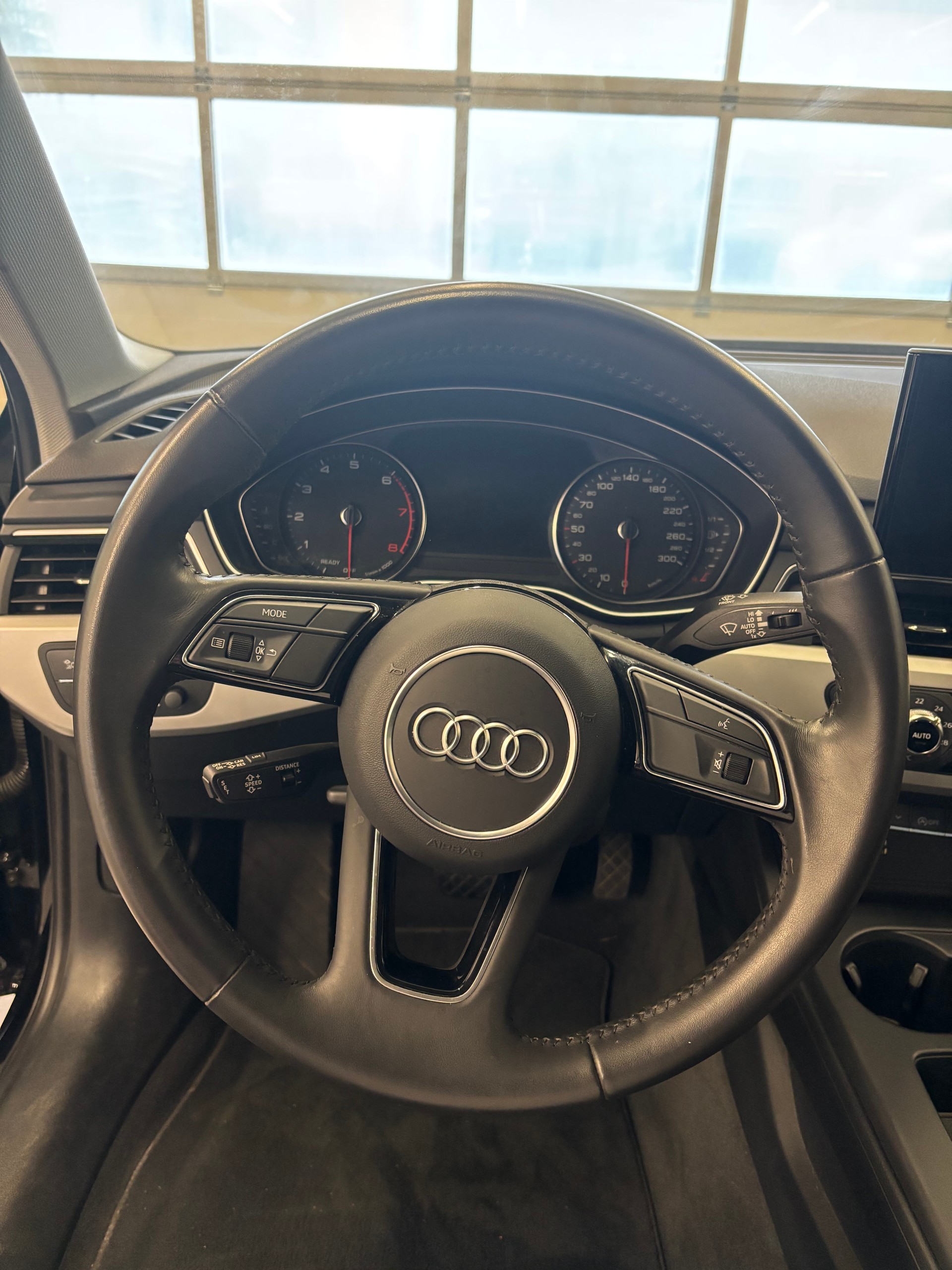 AUDI A4 Limousine 40 TFSI advanced S-tronic-image-8