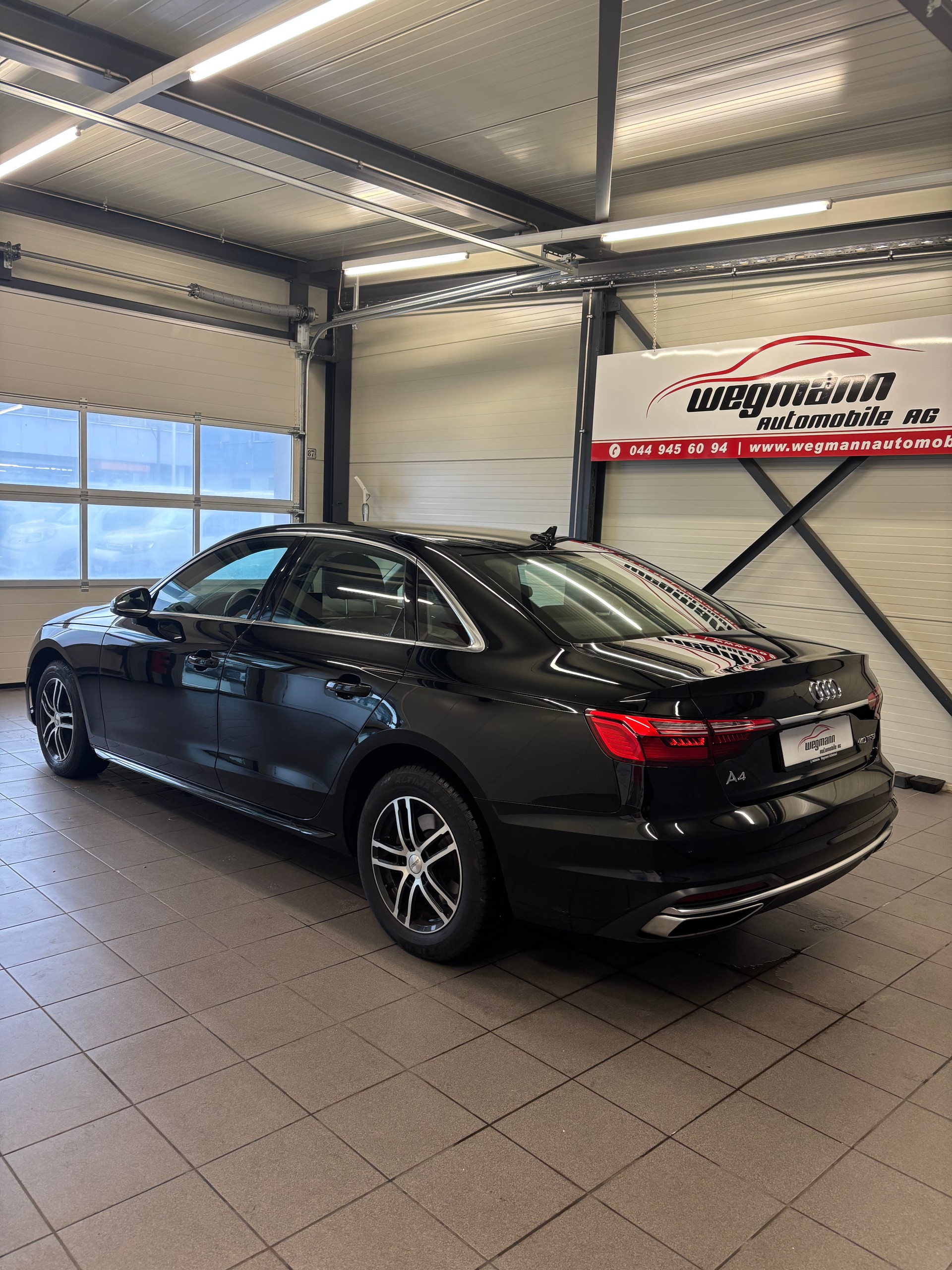 AUDI A4 Limousine 40 TFSI advanced S-tronic-image-5