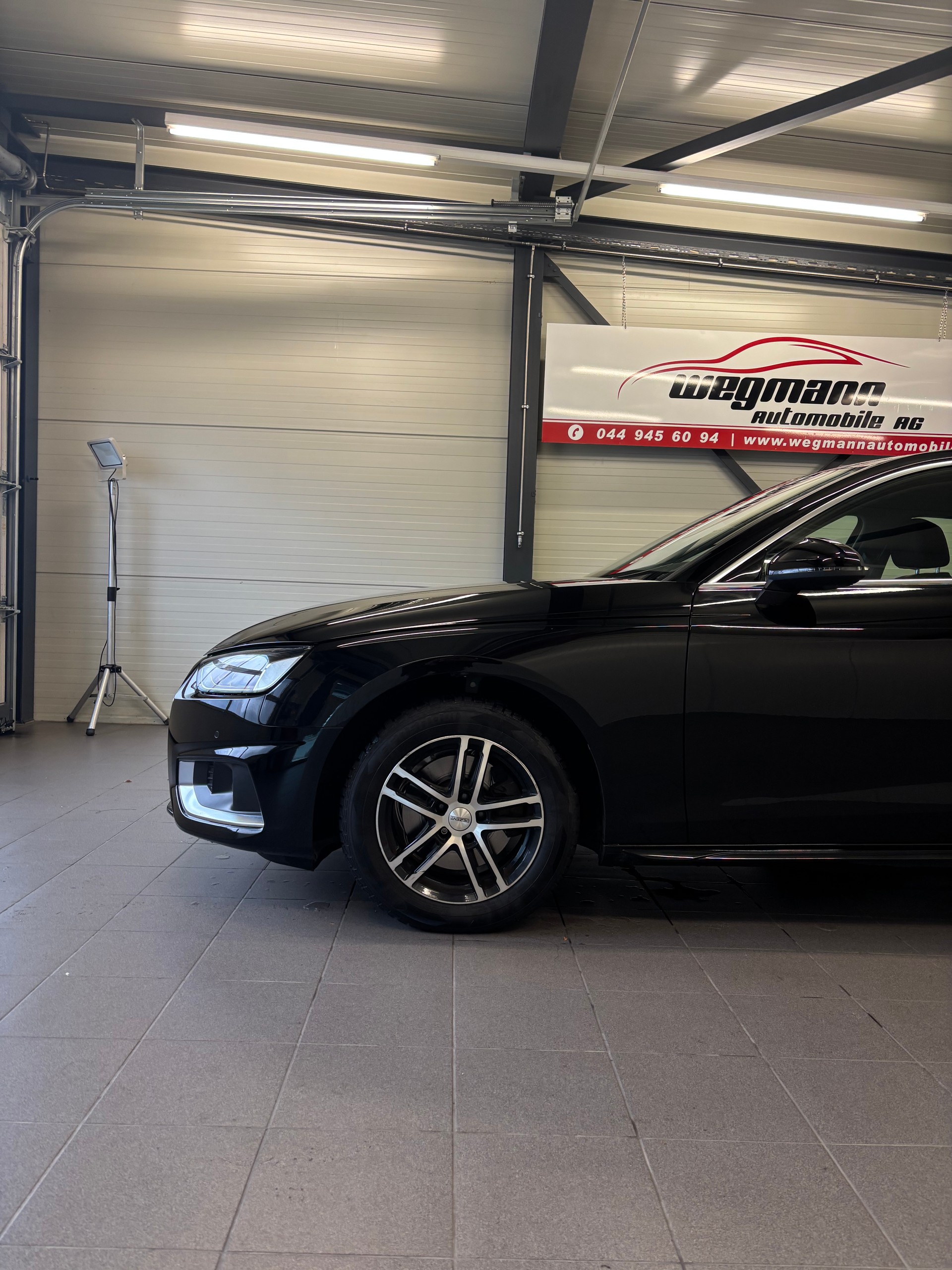 AUDI A4 Limousine 40 TFSI advanced S-tronic-image-6