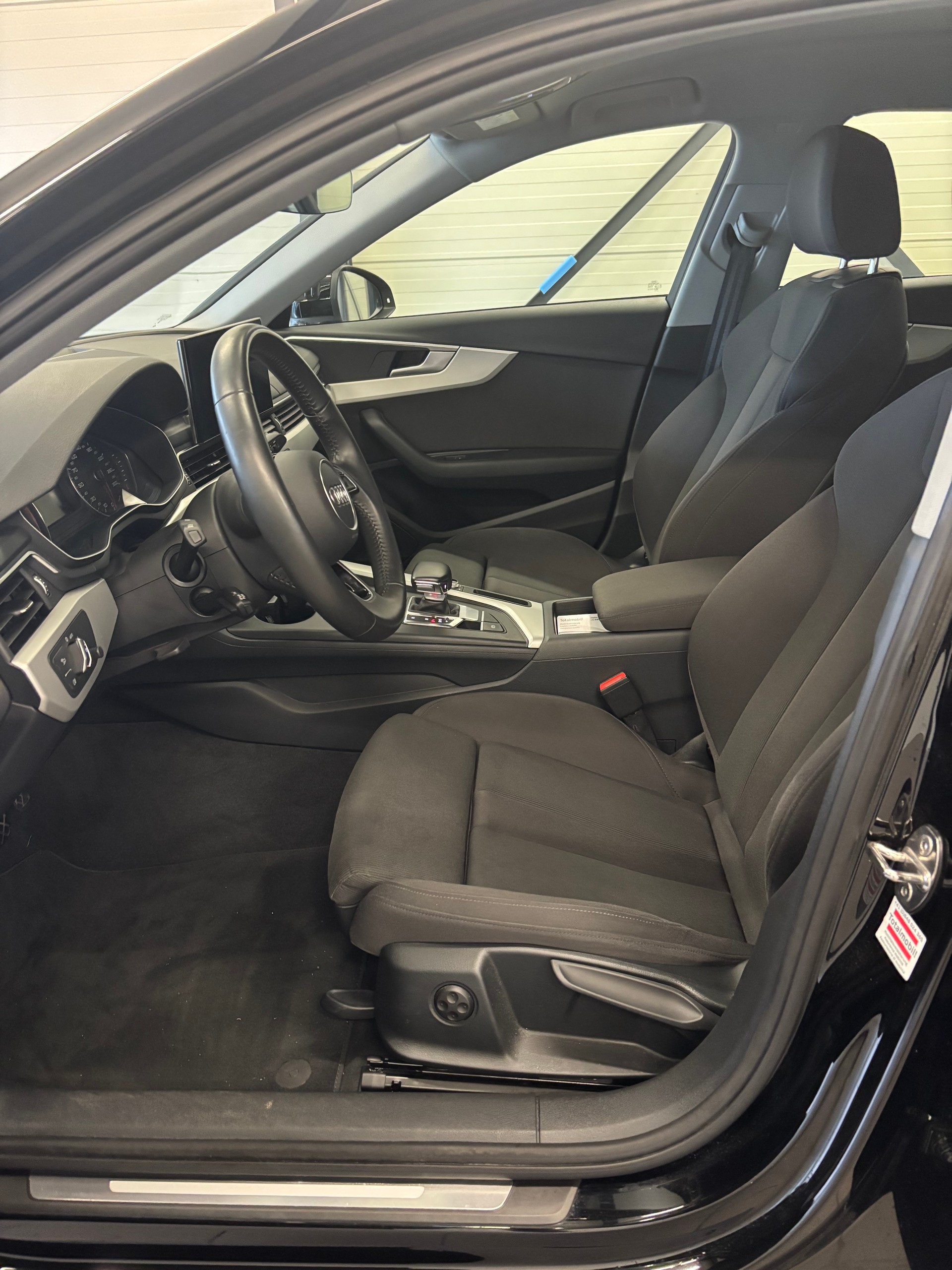 AUDI A4 Limousine 40 TFSI advanced S-tronic-image-7