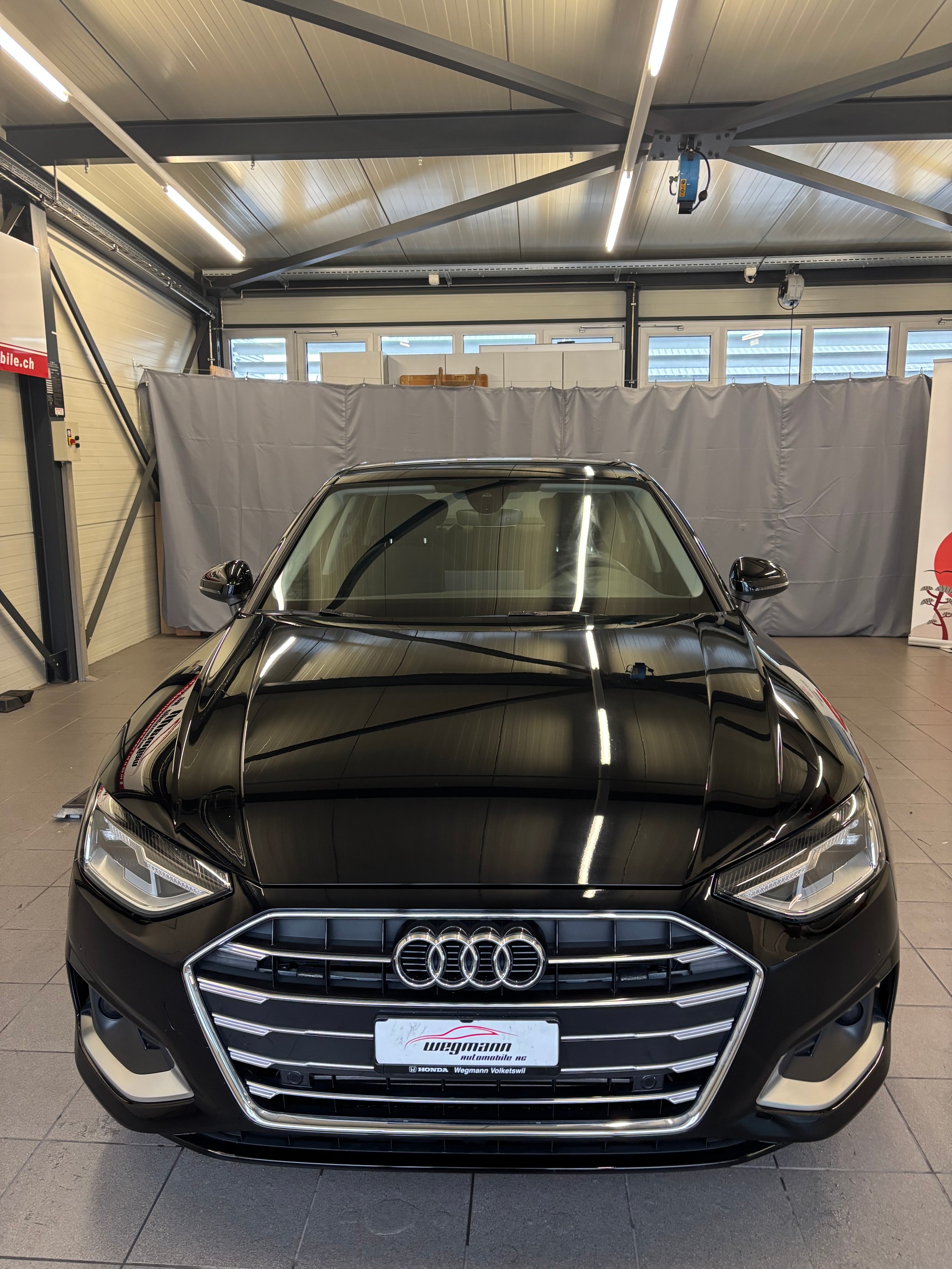 AUDI A4 Limousine 40 TFSI advanced S-tronic-image-1