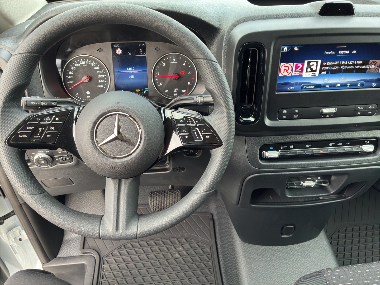 MERCEDES-BENZ Vito 114 CDI Lang Pro 9G-Tronic 4M-image-9