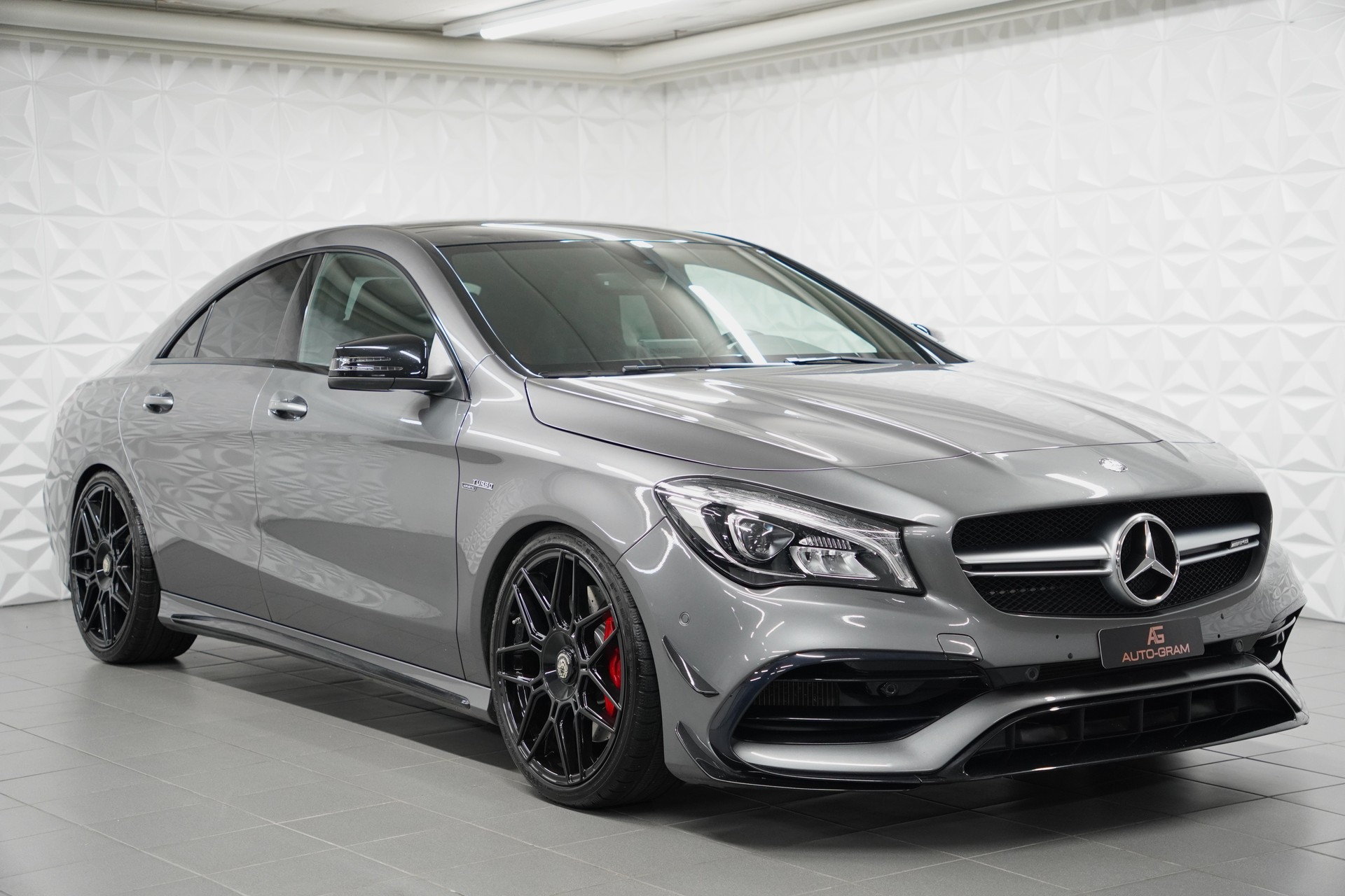 MERCEDES-BENZ CLA 45 AMG 4Matic Speedshift-image-6