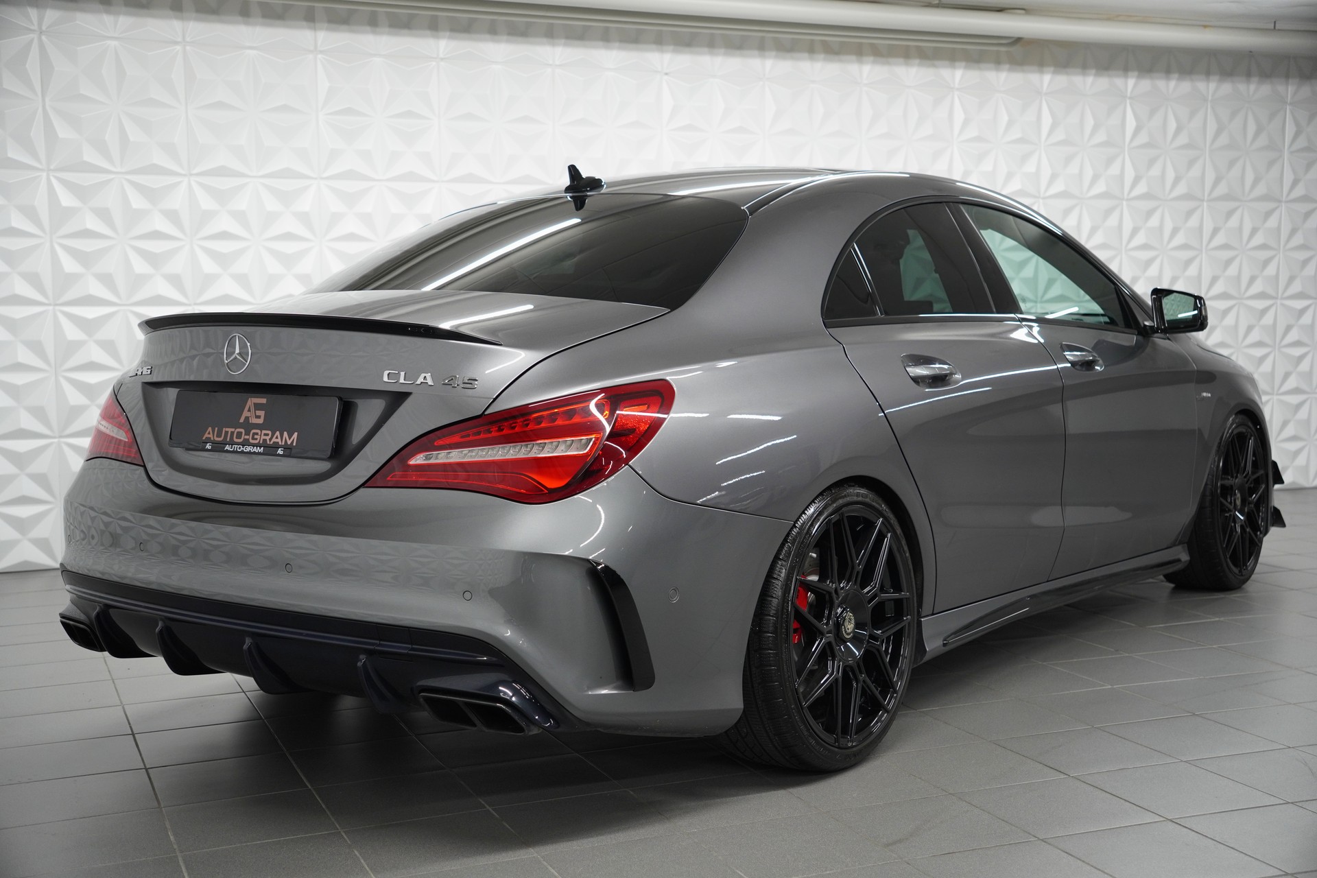 MERCEDES-BENZ CLA 45 AMG 4Matic Speedshift-image-4