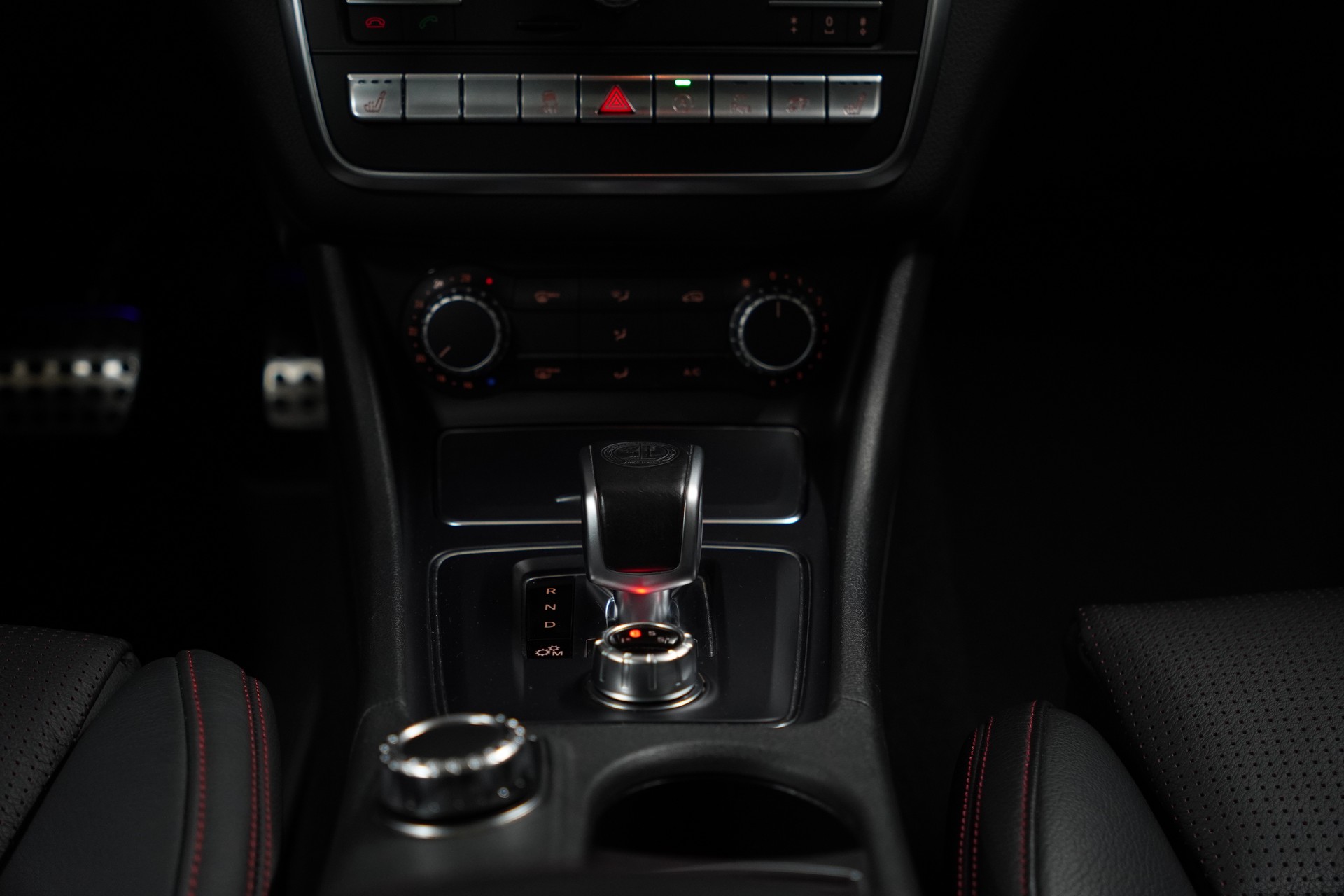 MERCEDES-BENZ CLA 45 AMG 4Matic Speedshift-image-15