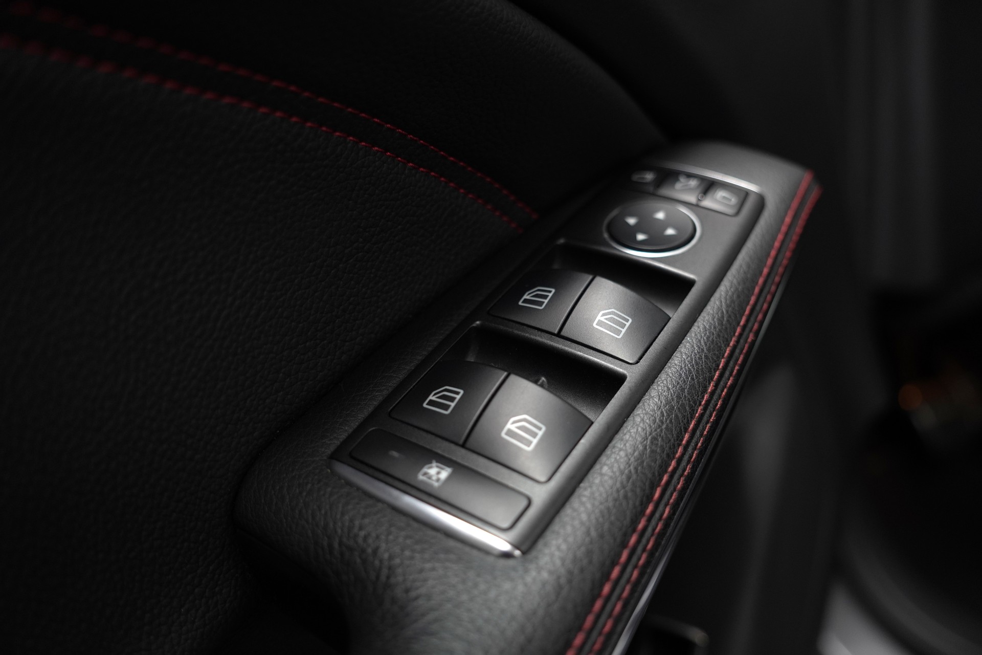 MERCEDES-BENZ CLA 45 AMG 4Matic Speedshift-image-17