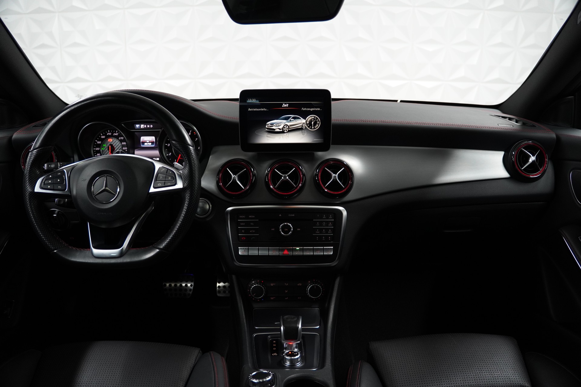 MERCEDES-BENZ CLA 45 AMG 4Matic Speedshift-image-13
