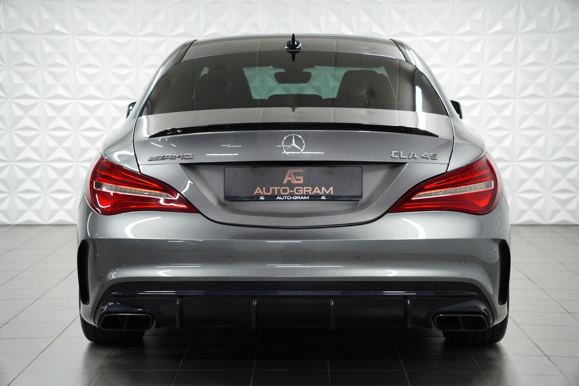 MERCEDES-BENZ CLA 45 AMG 4Matic Speedshift-image-3