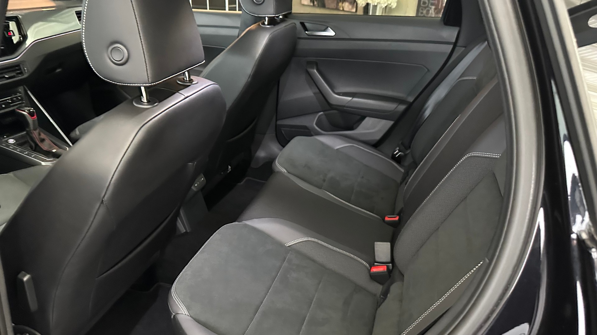 VW Polo 2.0 TSI GTI DSG-image-8