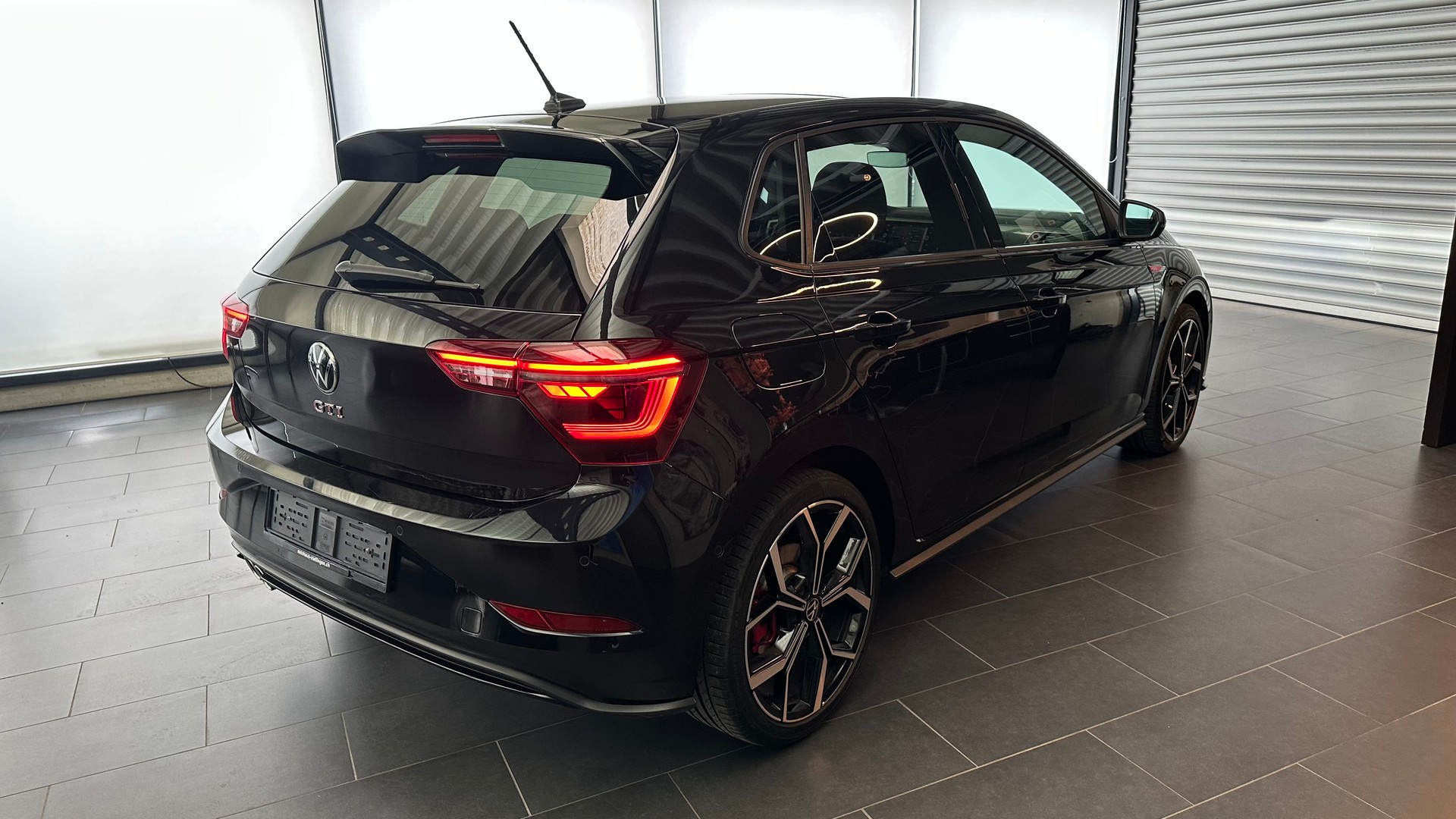 VW Polo 2.0 TSI GTI DSG-image-19