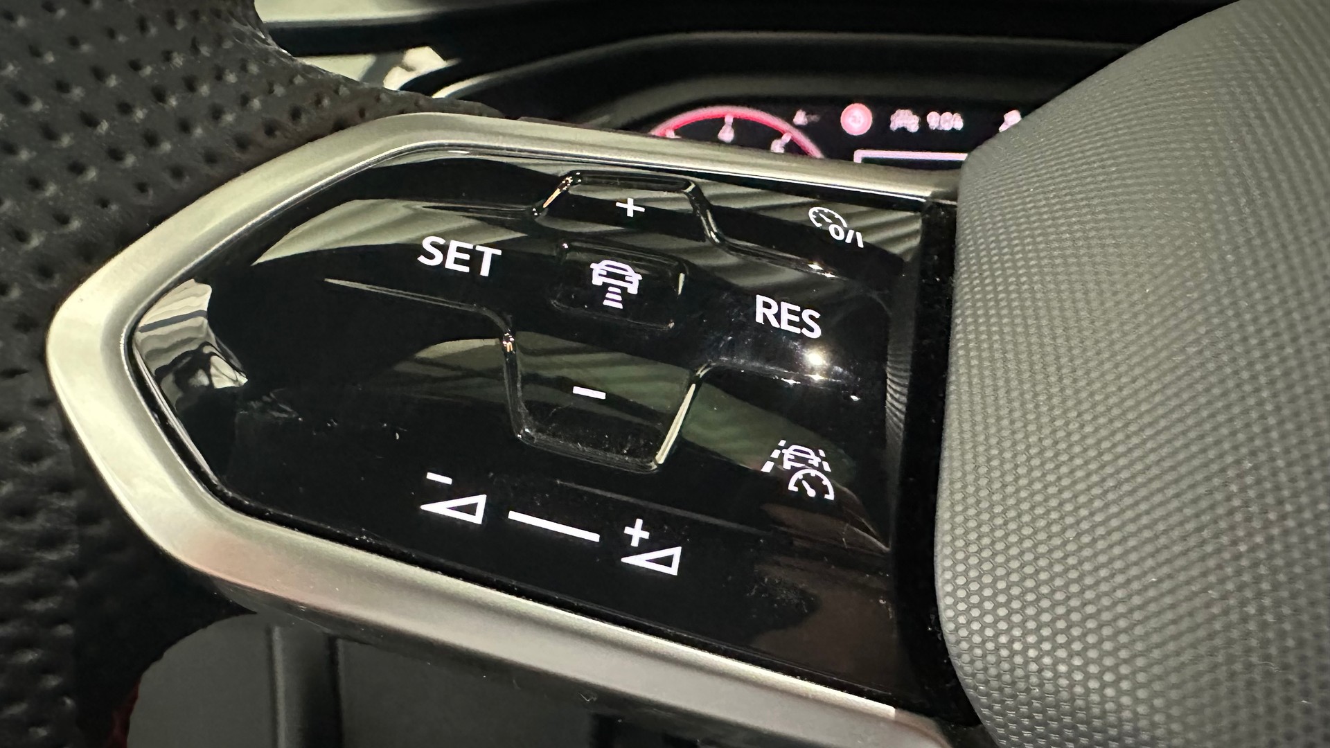 VW Polo 2.0 TSI GTI DSG-image-13