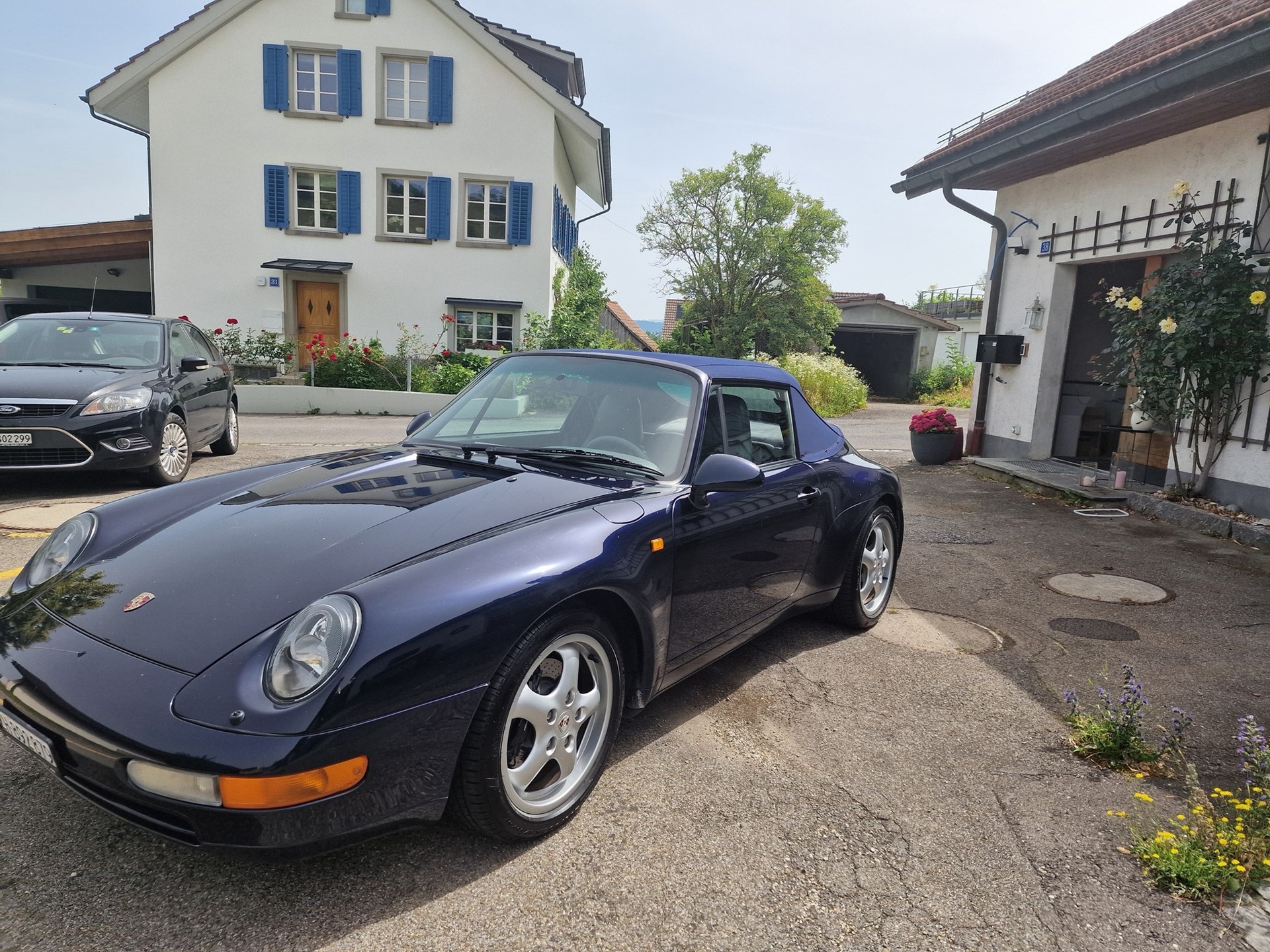 PORSCHE 911 Carrera Cabrio-image-1