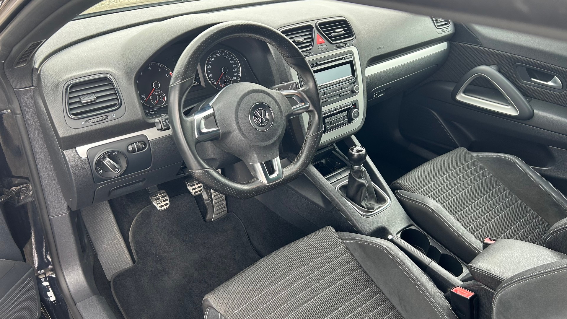VW Scirocco 1.4 TSI-showroom-element-2