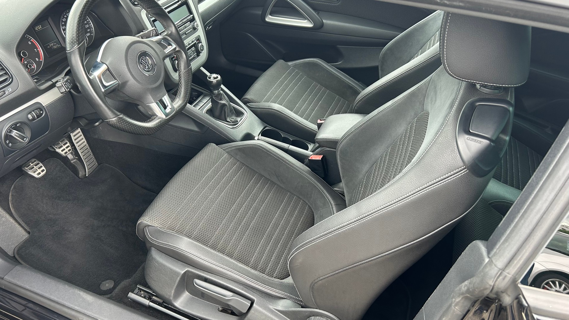 VW Scirocco 1.4 TSI-image-4