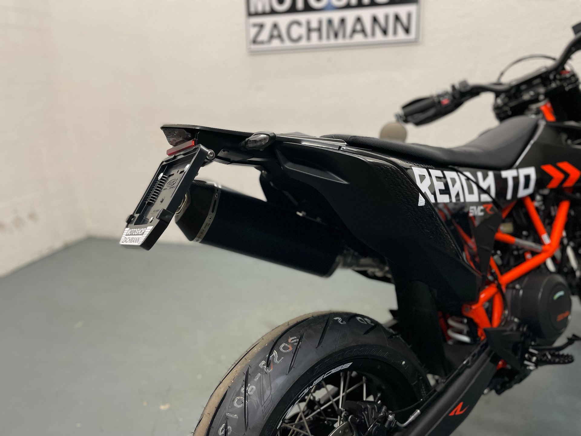 KTM 690 SMC R ABS (35 kW)-image-4