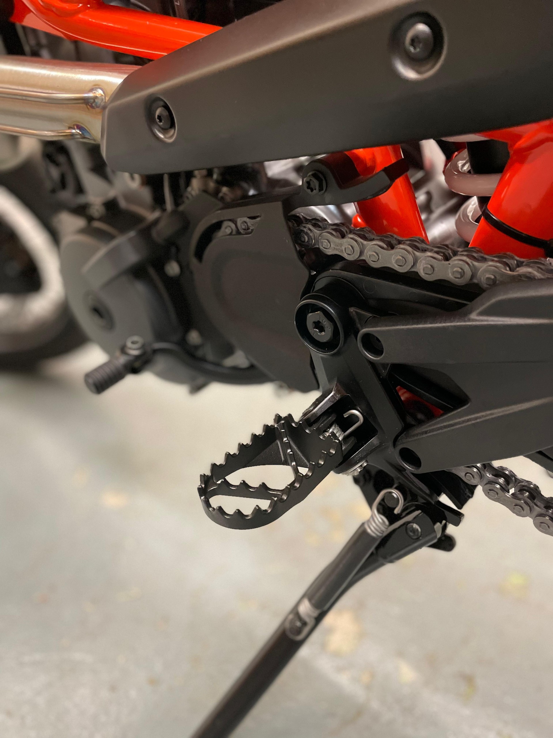 KTM 690 SMC R ABS (35 kW)-image-13