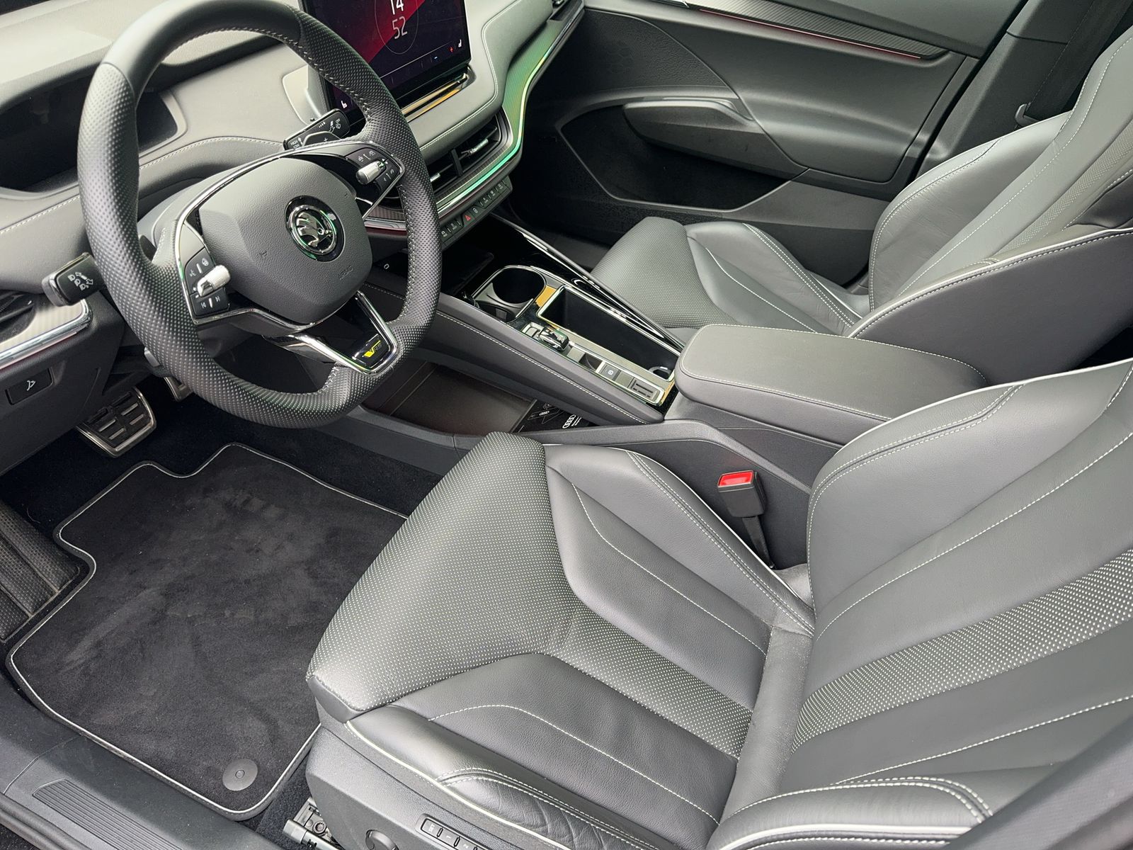 SKODA Enyaq Coupé RS iV 80 4x4-image-6