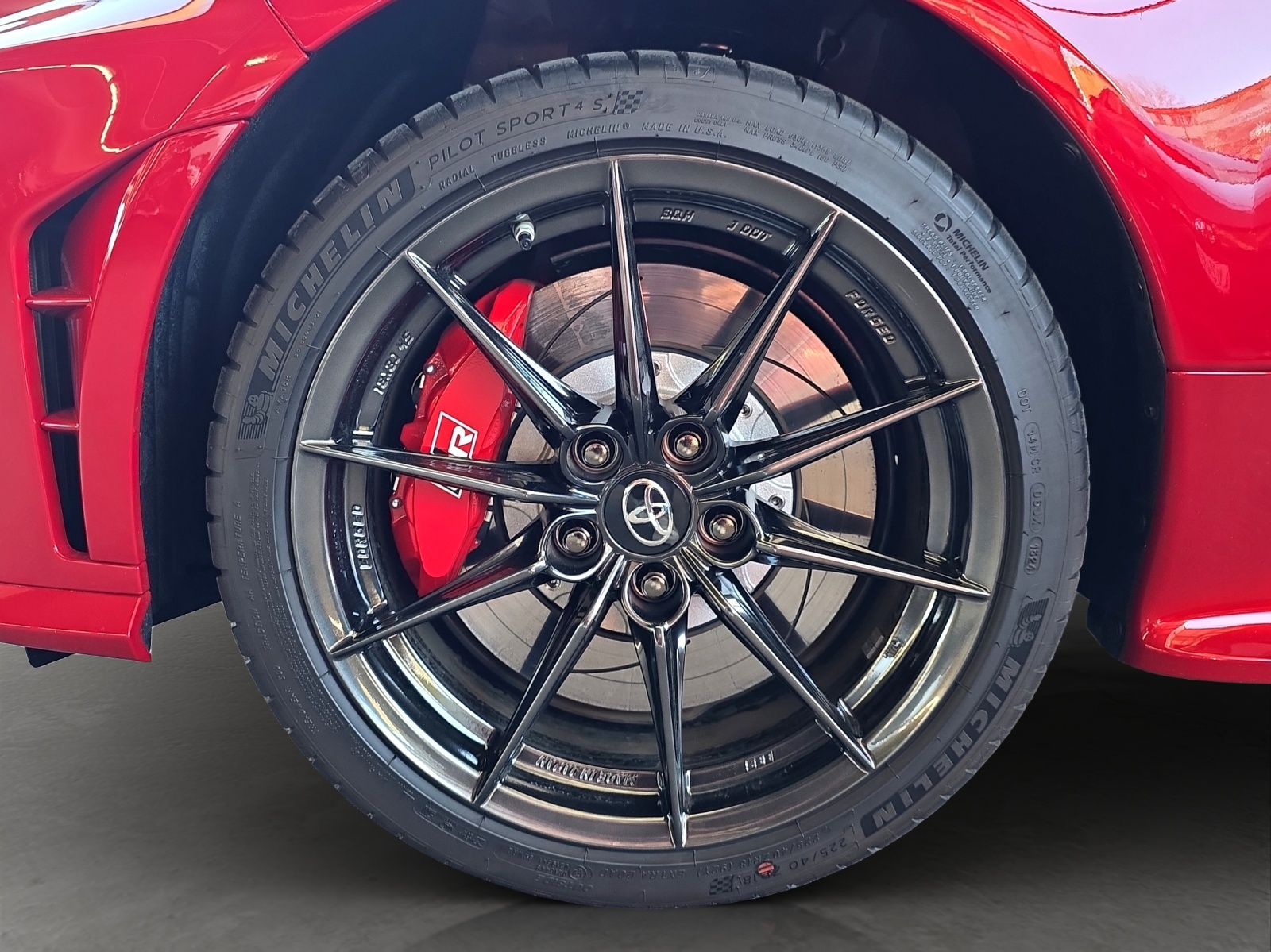 TOYOTA GR Yaris 1.6 Turbo Sport 4x4-image-14