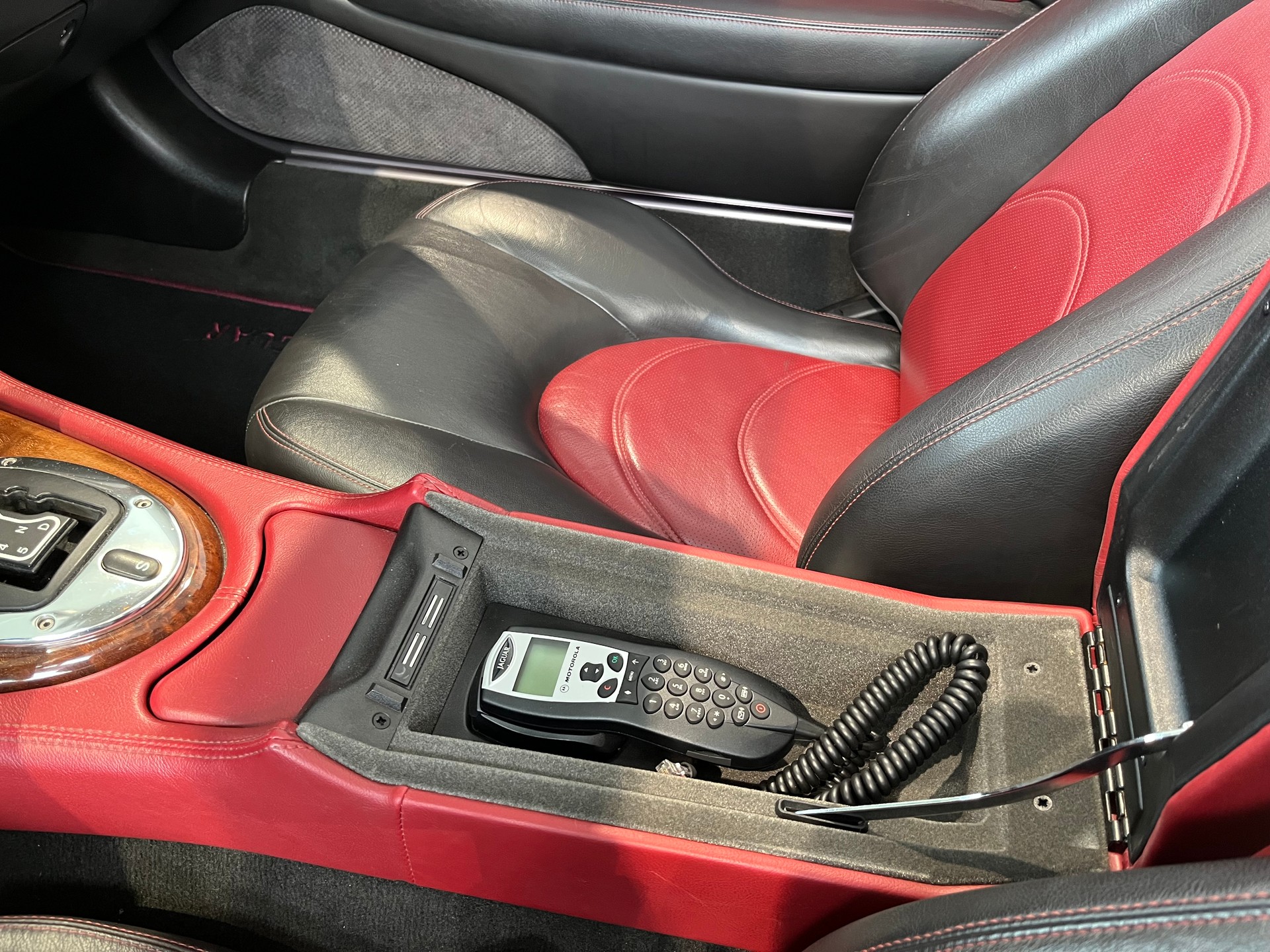 JAGUAR XKR S/C-image-8