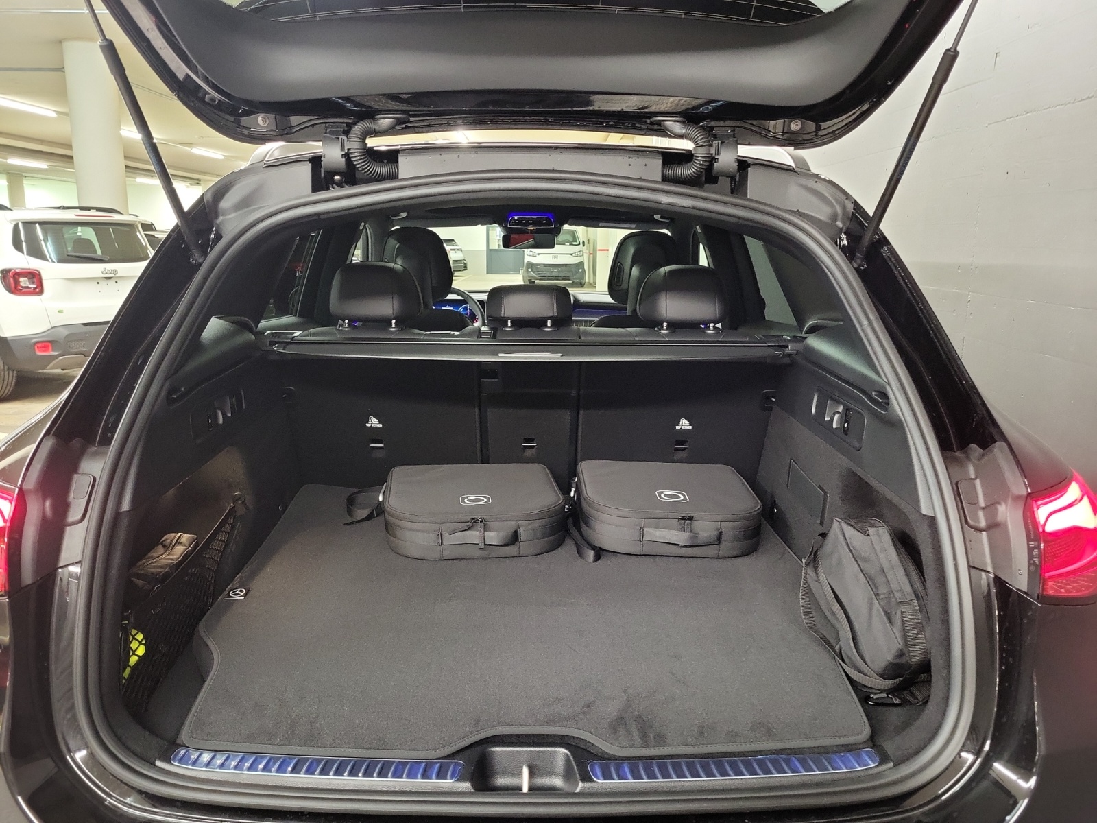 MERCEDES-BENZ GLC 400 e AMG Line 4Matic EQ Star-image-10