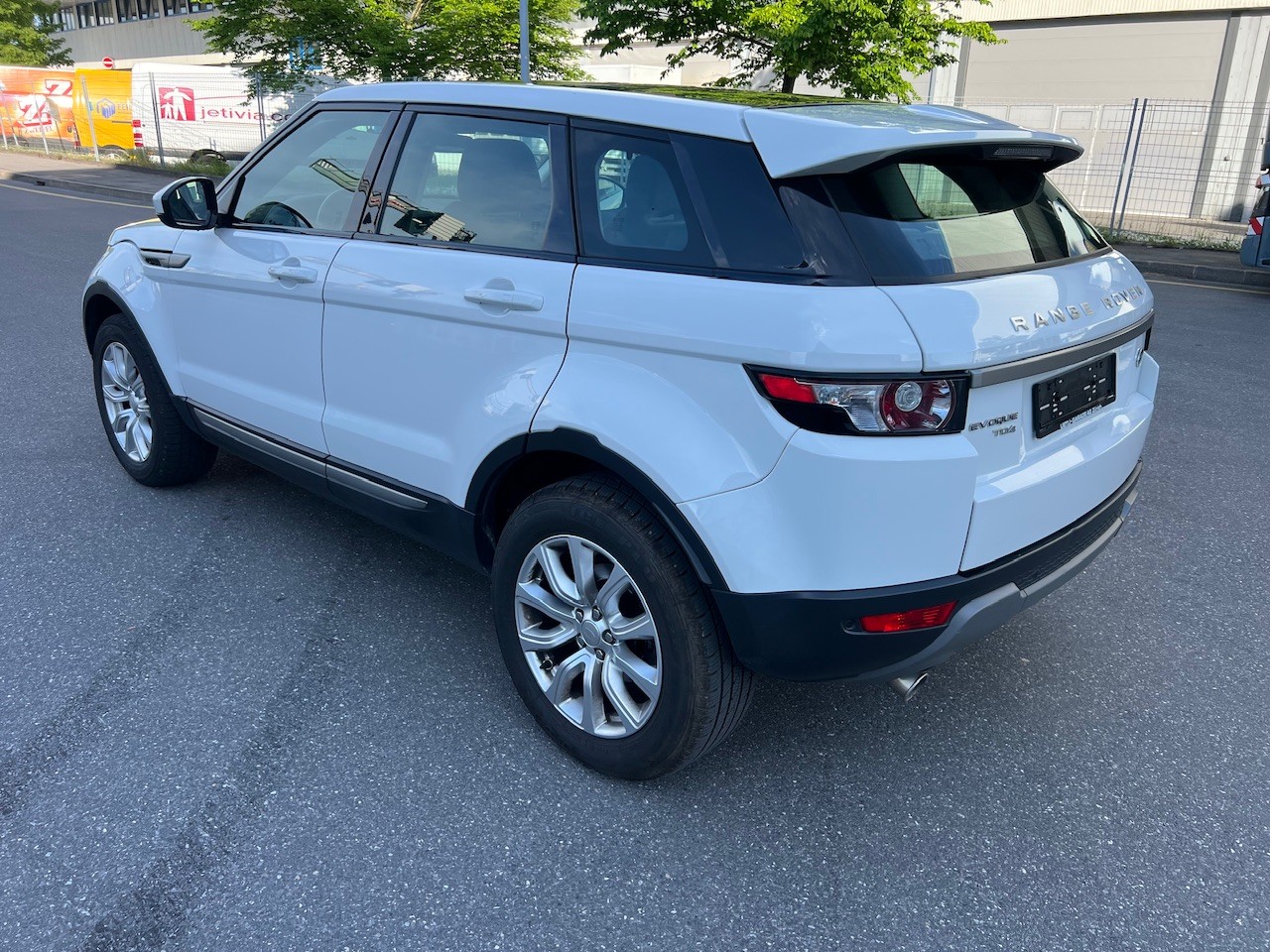 LAND ROVER Range Rover Evoque 2.2 TD4 Pure AT9-image-3
