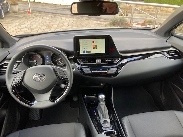 TOYOTA C-HR 1.8 HSD CVT Trend-image-10