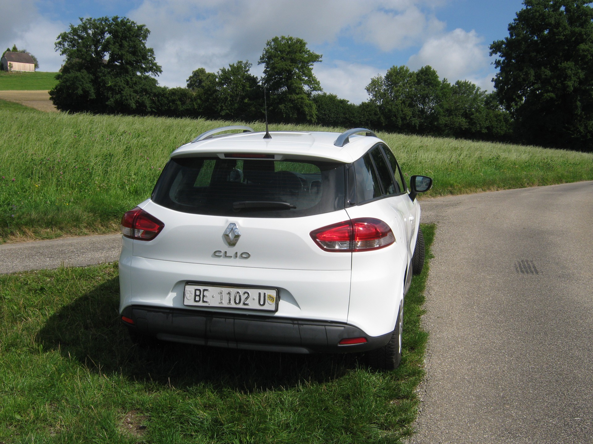 RENAULT Clio Grandtour 1.2 16V Authentique-image-3