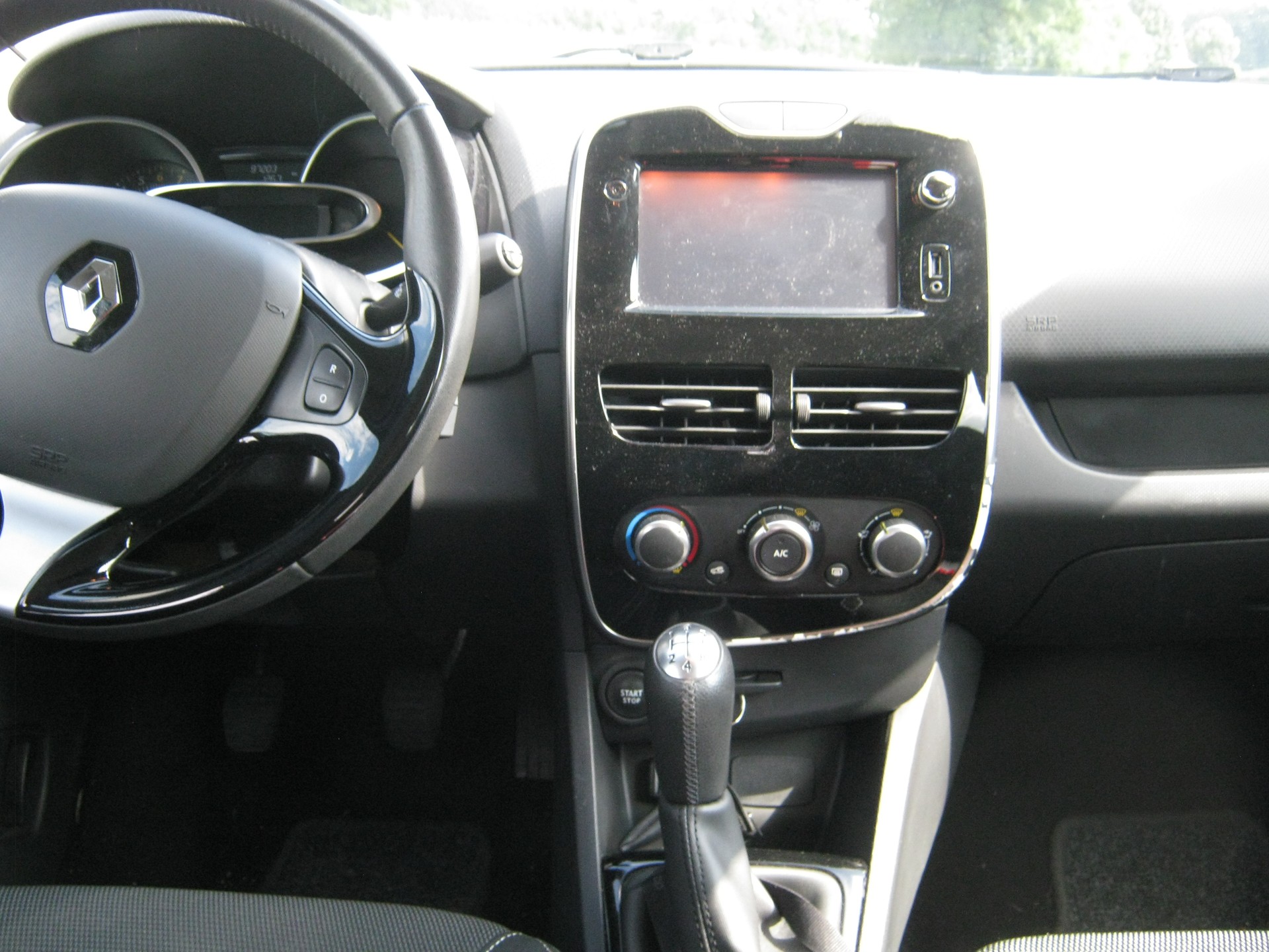 RENAULT Clio Grandtour 1.2 16V Authentique-image-7