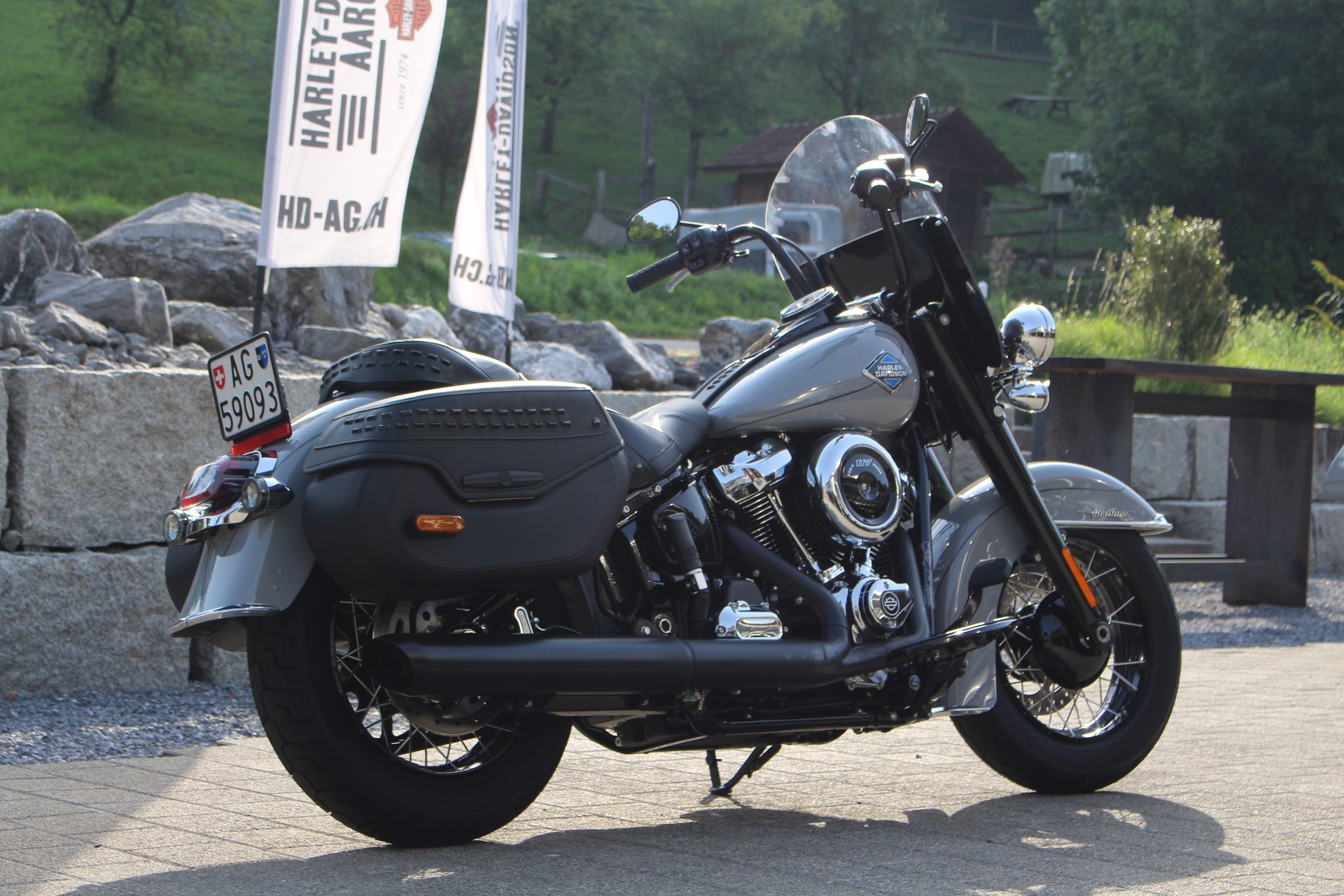 HARLEY-DAVIDSON FLHC Heritage Classic 117-showroom-element-2