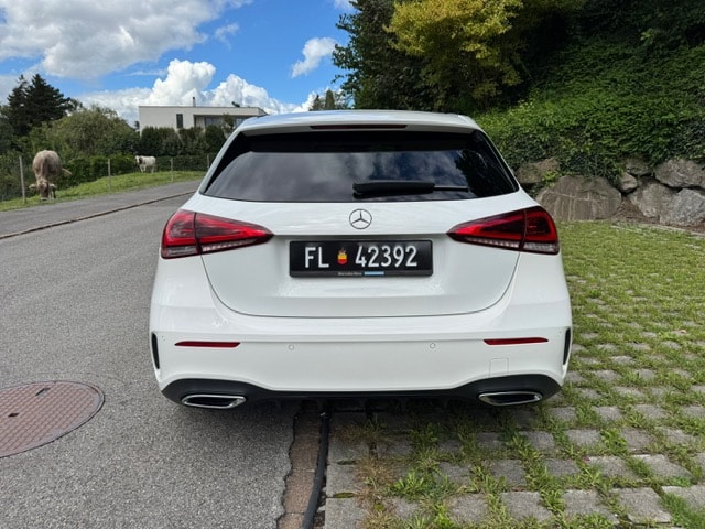 MERCEDES-BENZ A 200 AMG Line 7G-DCT-image-2