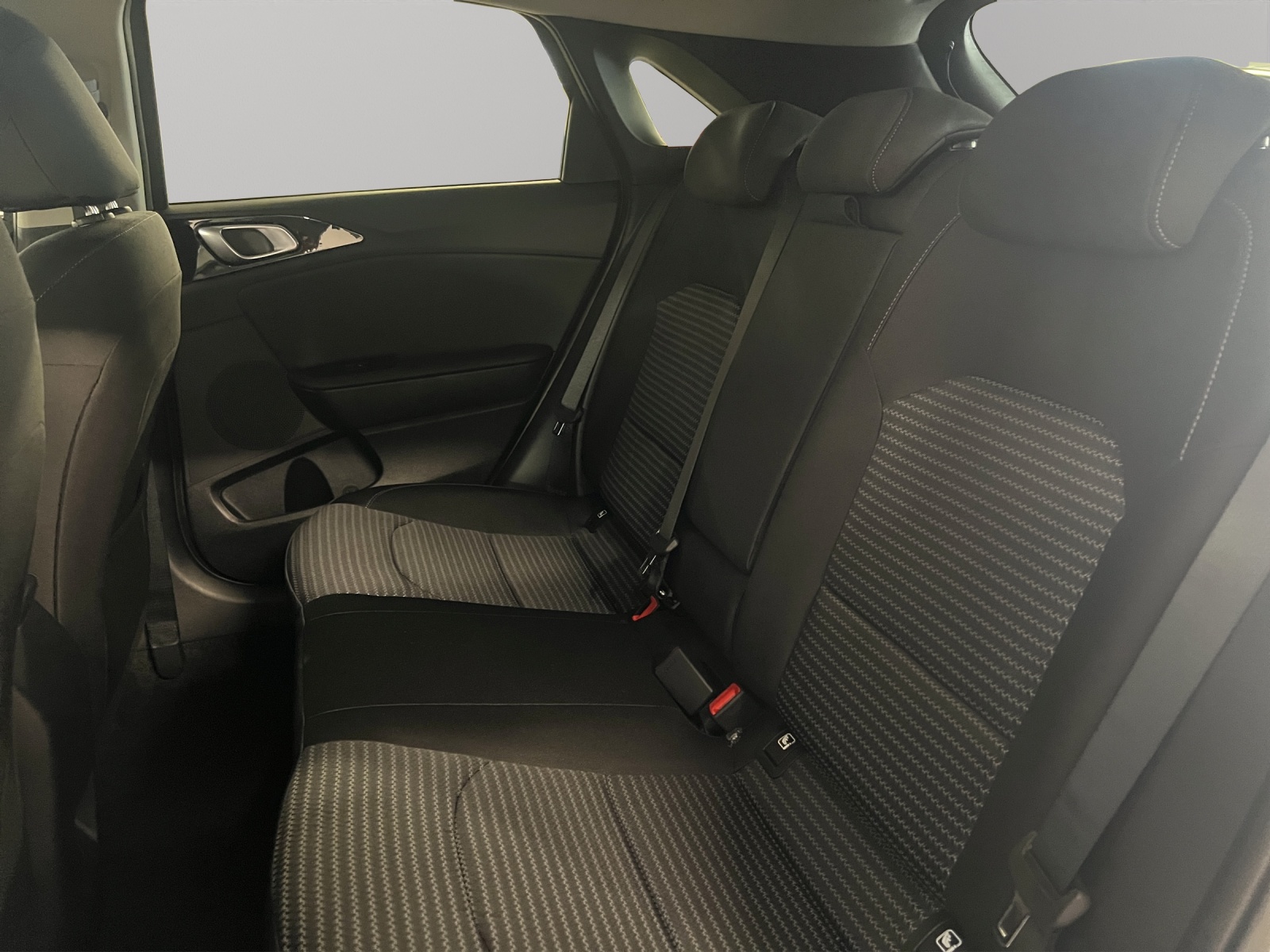 KIA Ceed 1.5 T Power-image-10