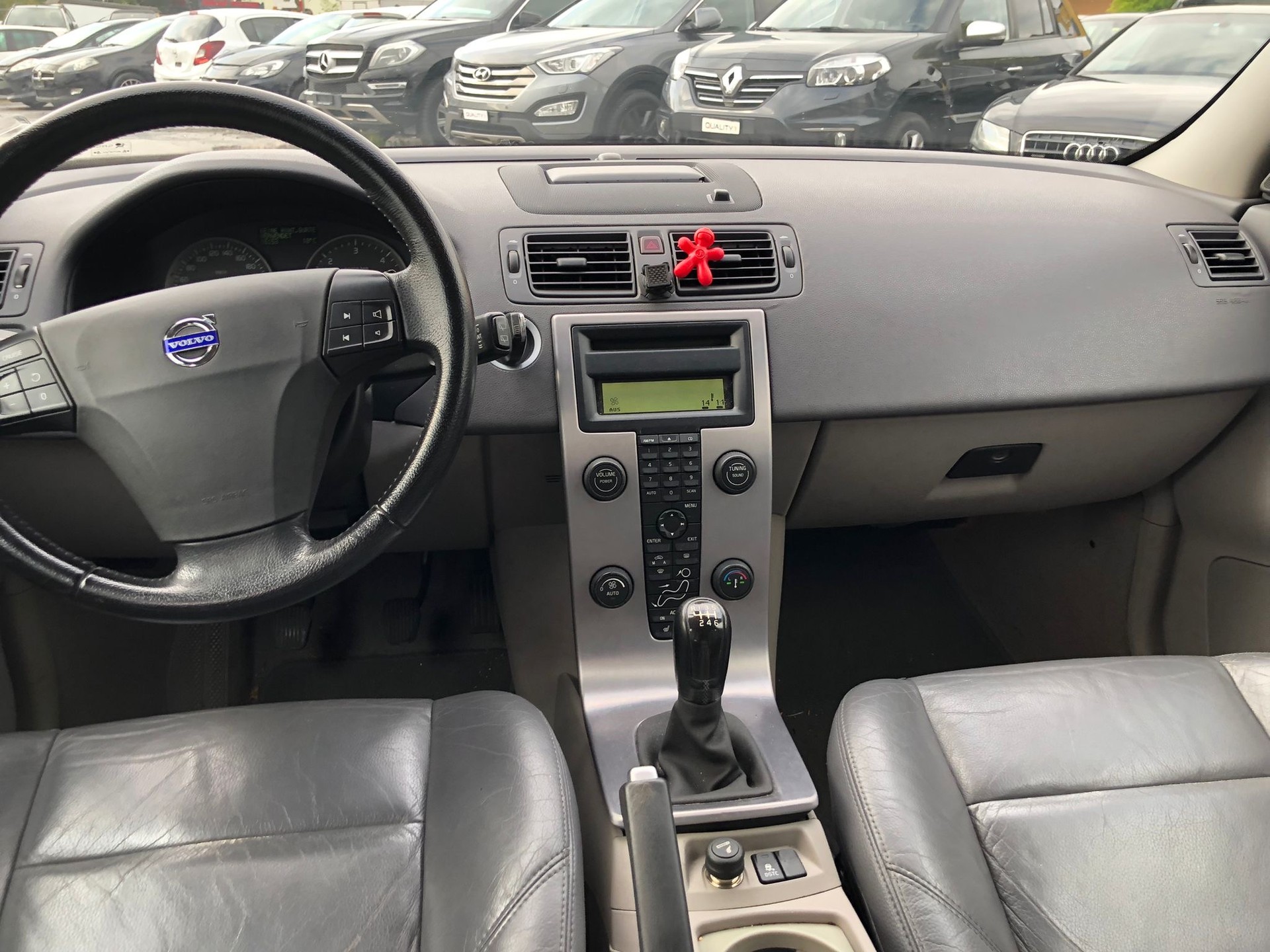VOLVO V50 2.0D Momentum-image-12