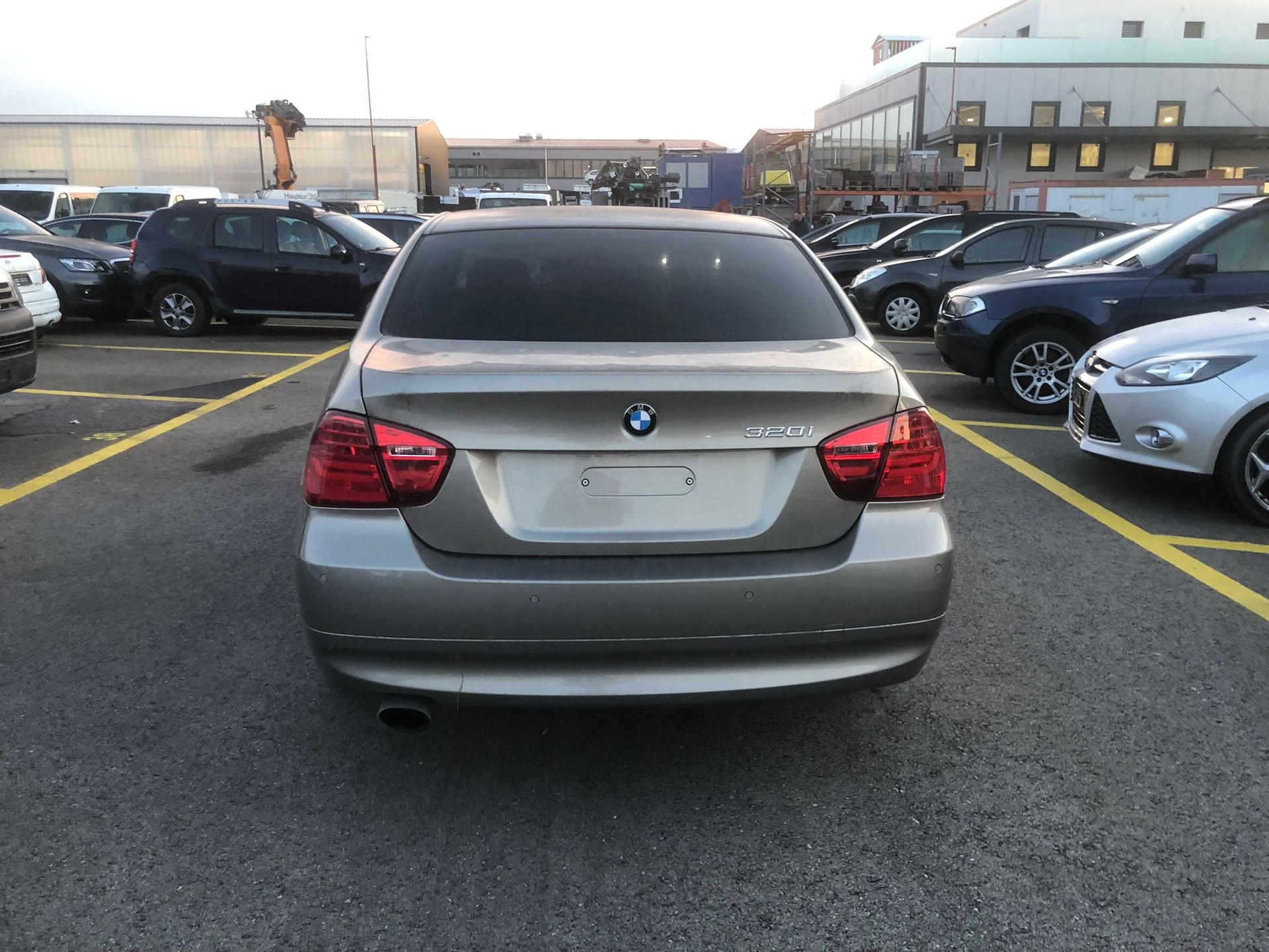 BMW 320i Steptronic-image-4