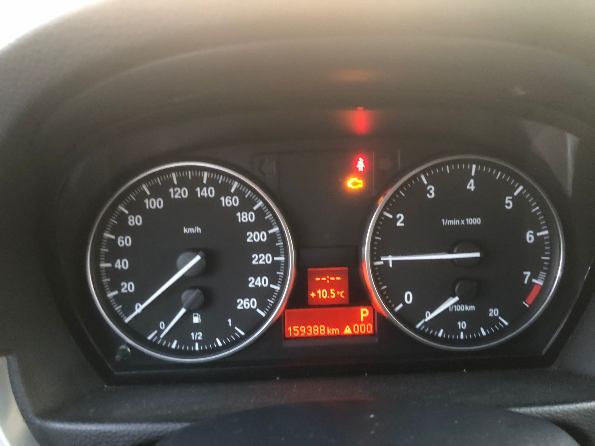 BMW 320i Steptronic-image-6