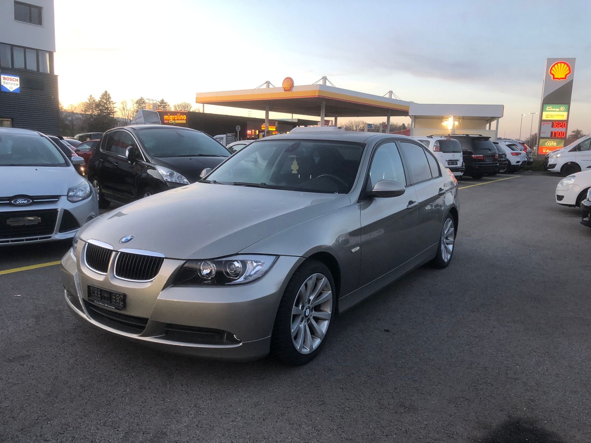 BMW 320i Steptronic-image-0