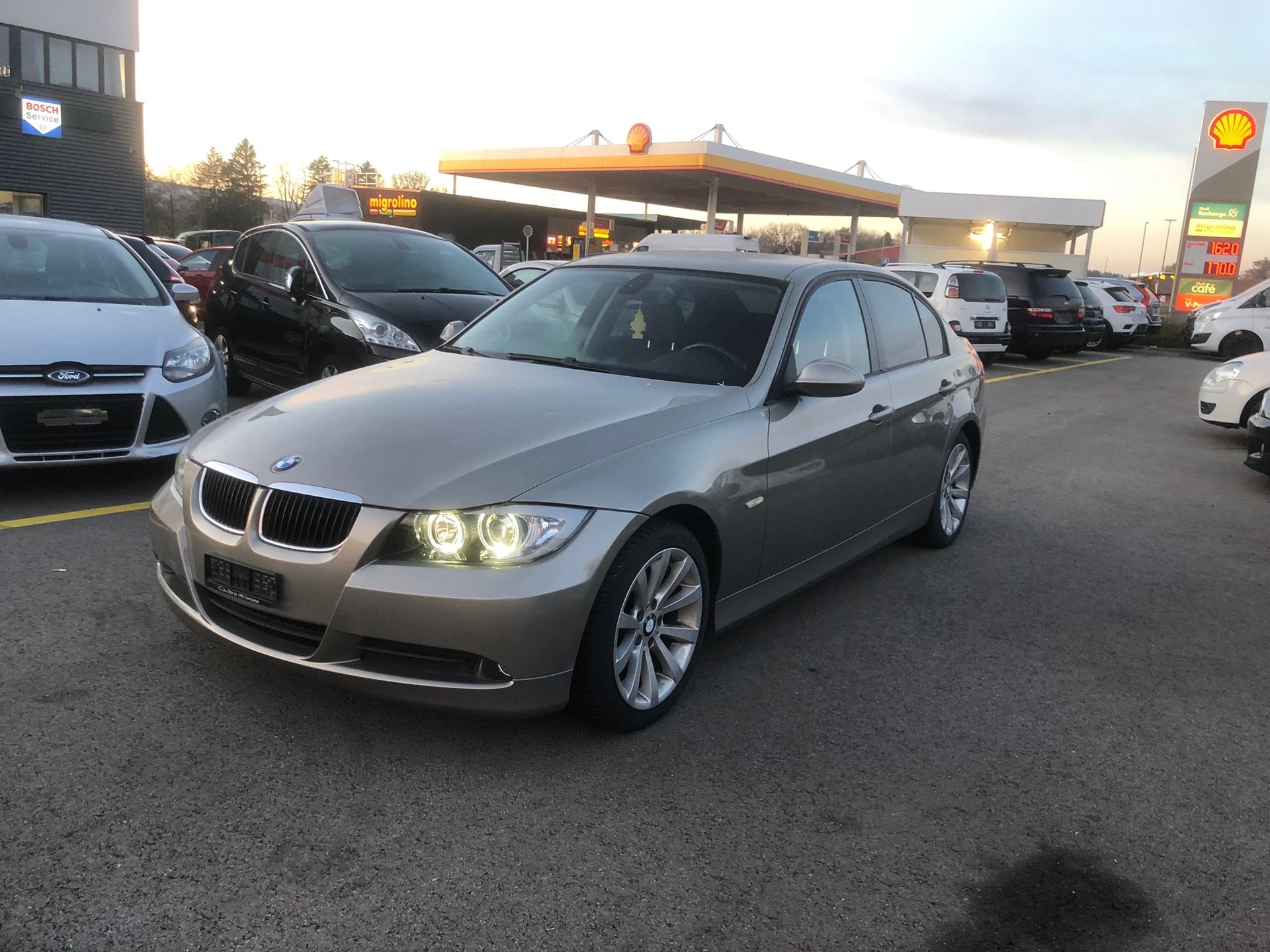 BMW 320i Steptronic-image-9