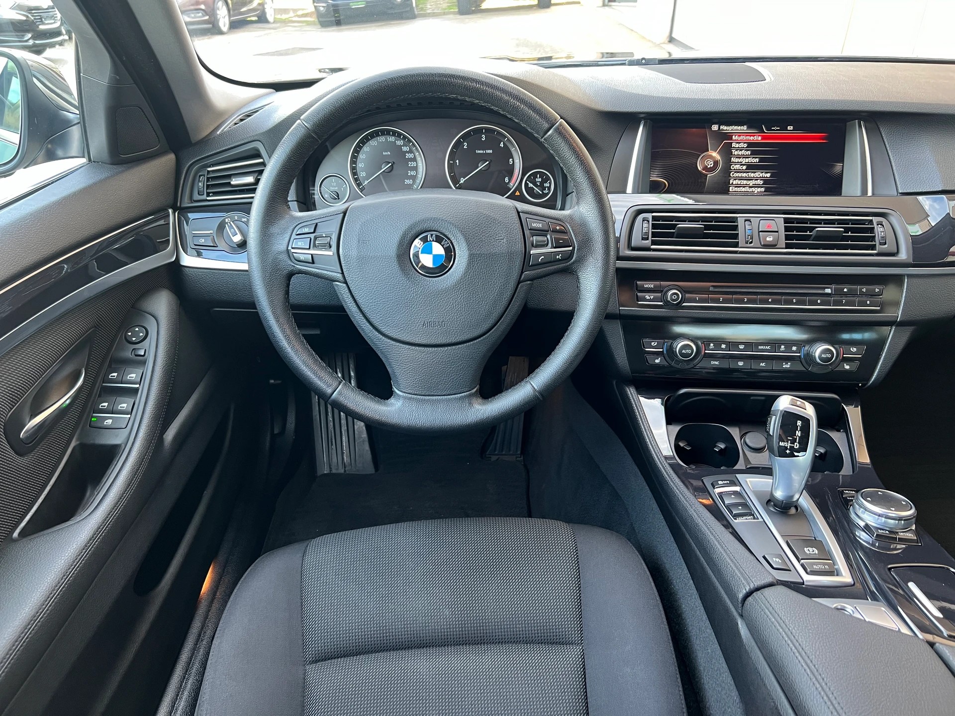 BMW 520d Steptronic-image-13