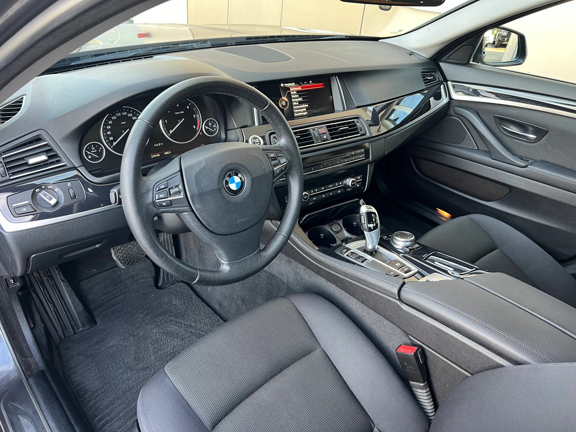 BMW 520d Steptronic — slika 12