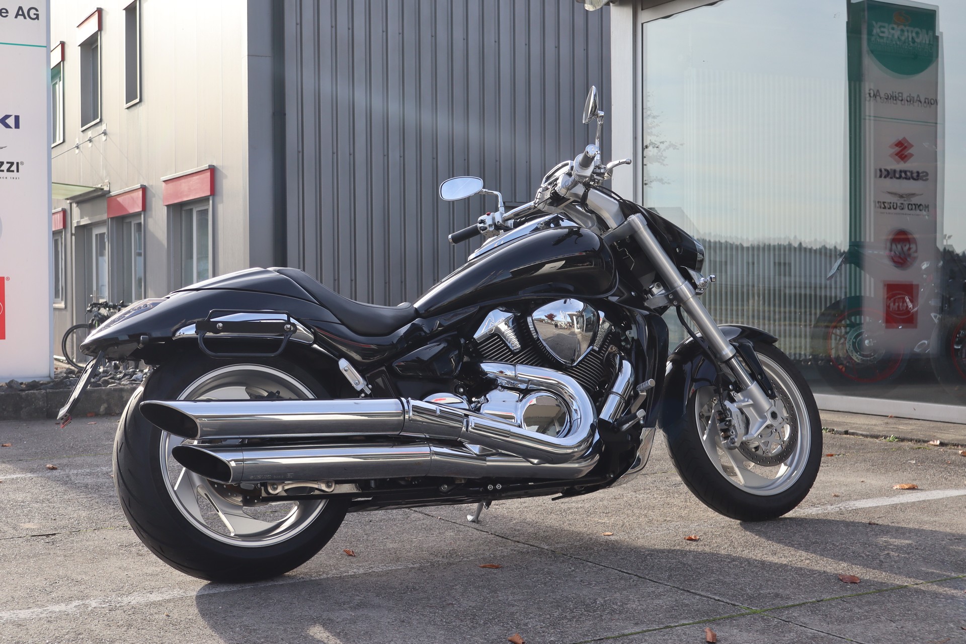 SUZUKI M 1800 R K6-showroom-element-2
