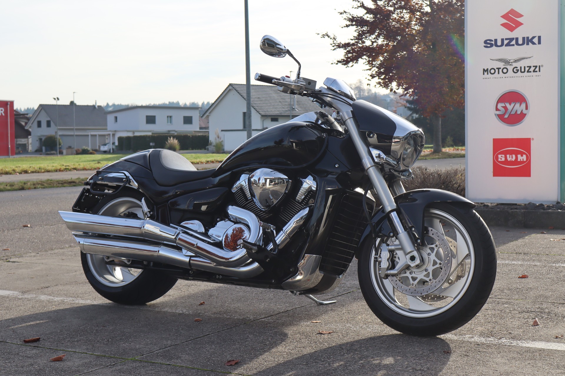 SUZUKI M 1800 R K6-showroom-element-1