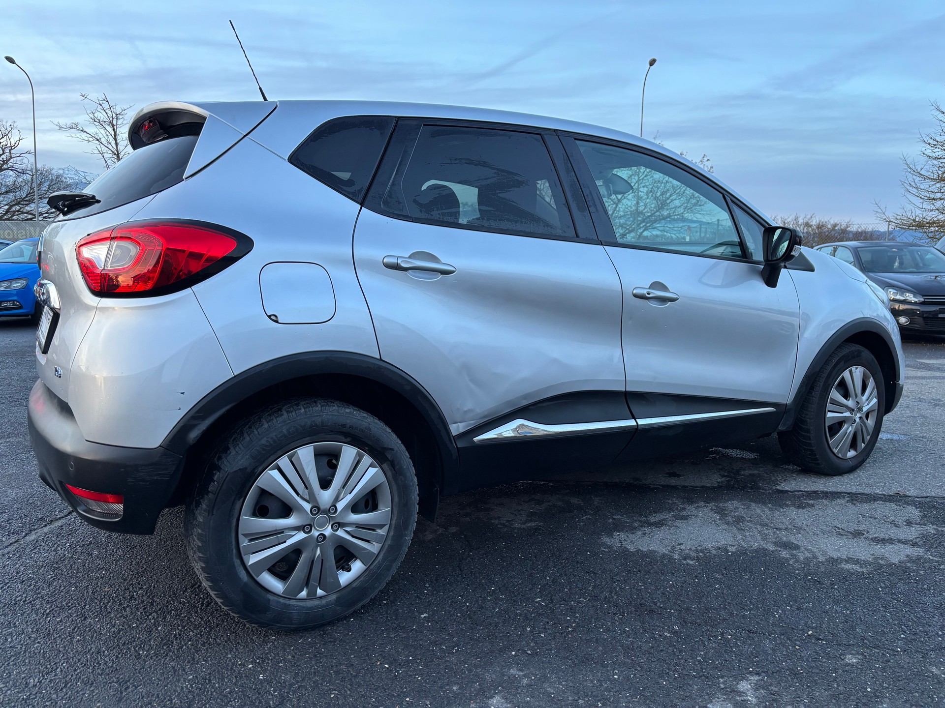 RENAULT Captur 1.2 T 16V Dynamique EDC AUTOMATIQUE-image-3