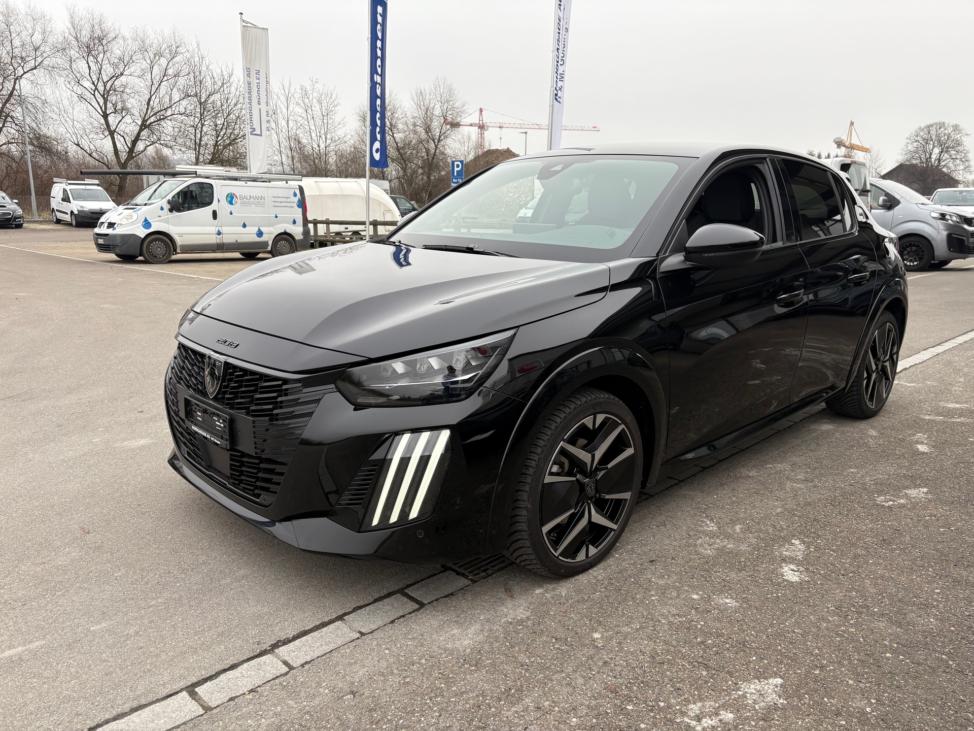 PEUGEOT 208 1.2 Hybrid 145 GT-image-2