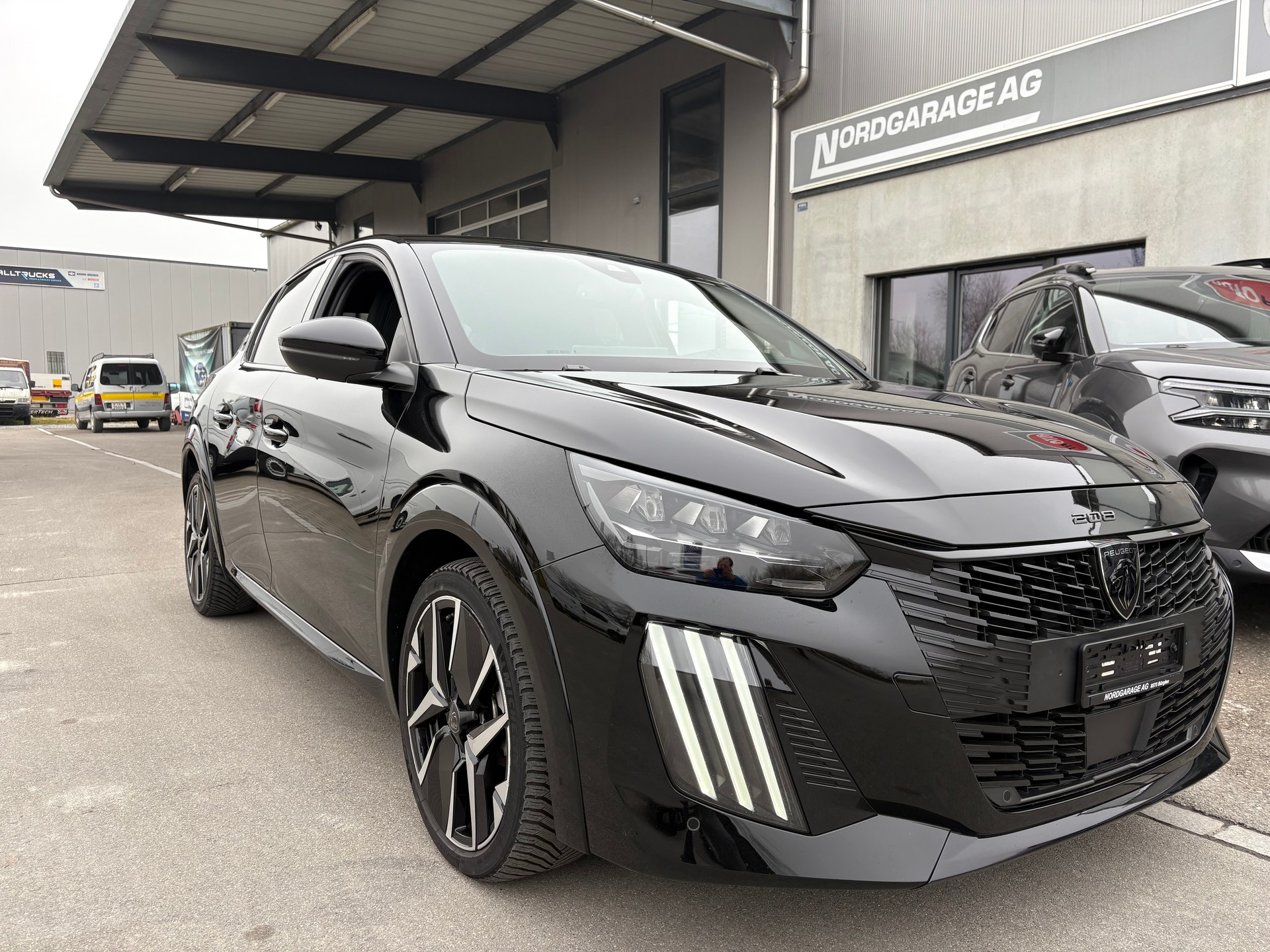 PEUGEOT 208 1.2 Hybrid 145 GT
