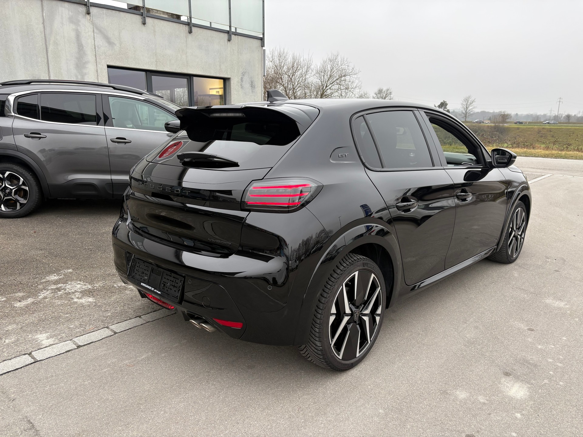 PEUGEOT 208 1.2 Hybrid 145 GT-image-4