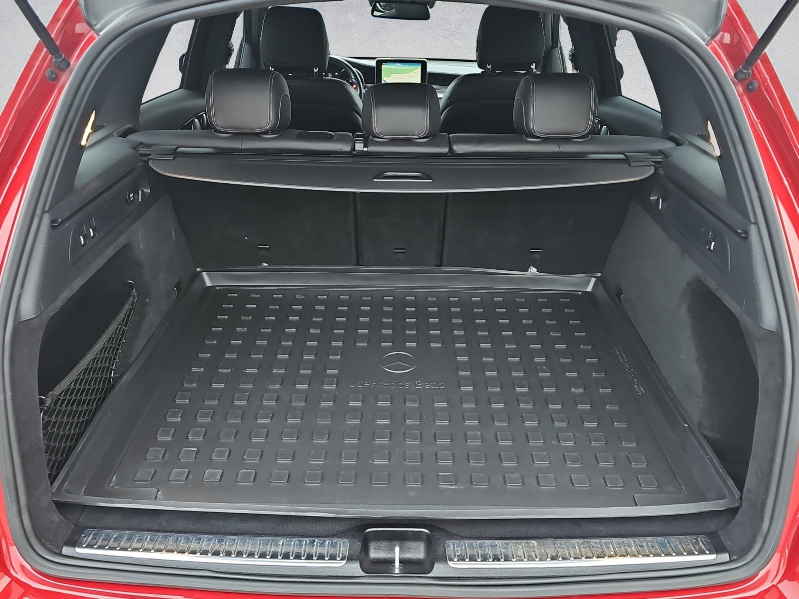 MERCEDES-BENZ GLC 250 d AMG Line 4Matic 9G-Tronic-image-16